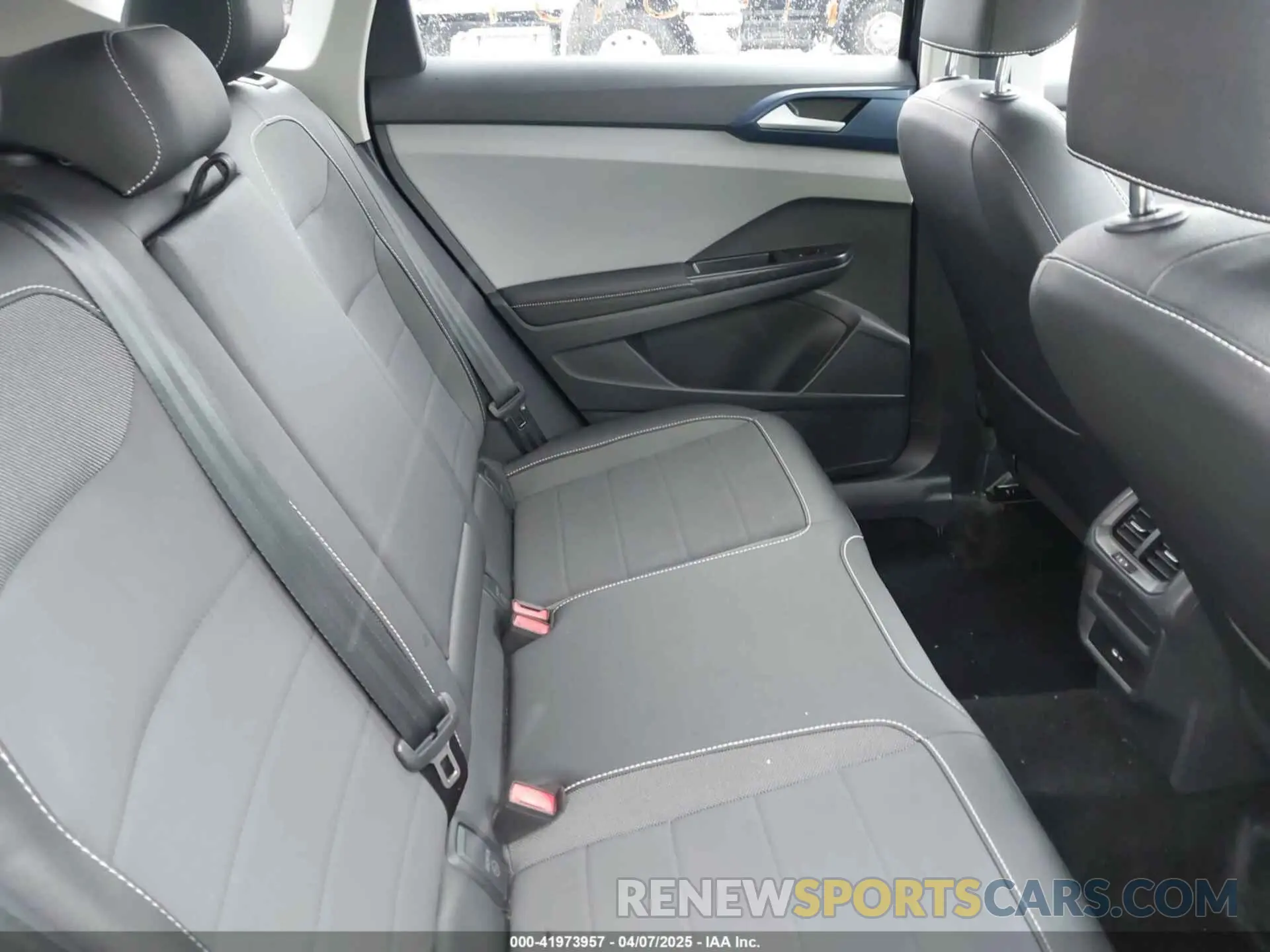 8 fotografías del automóvil dañado 3VVSX7B27RM019264 VOLKSWAGEN TAOS 2024