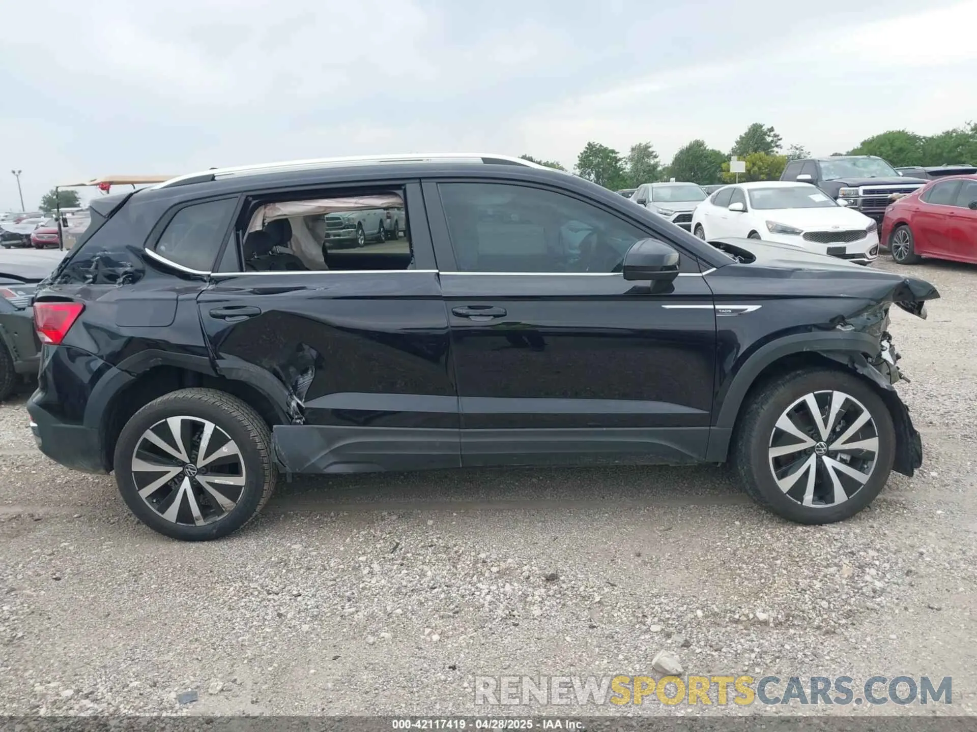 14 fotografías del automóvil dañado 3VVSX7B27RM064253 VOLKSWAGEN TAOS 2024