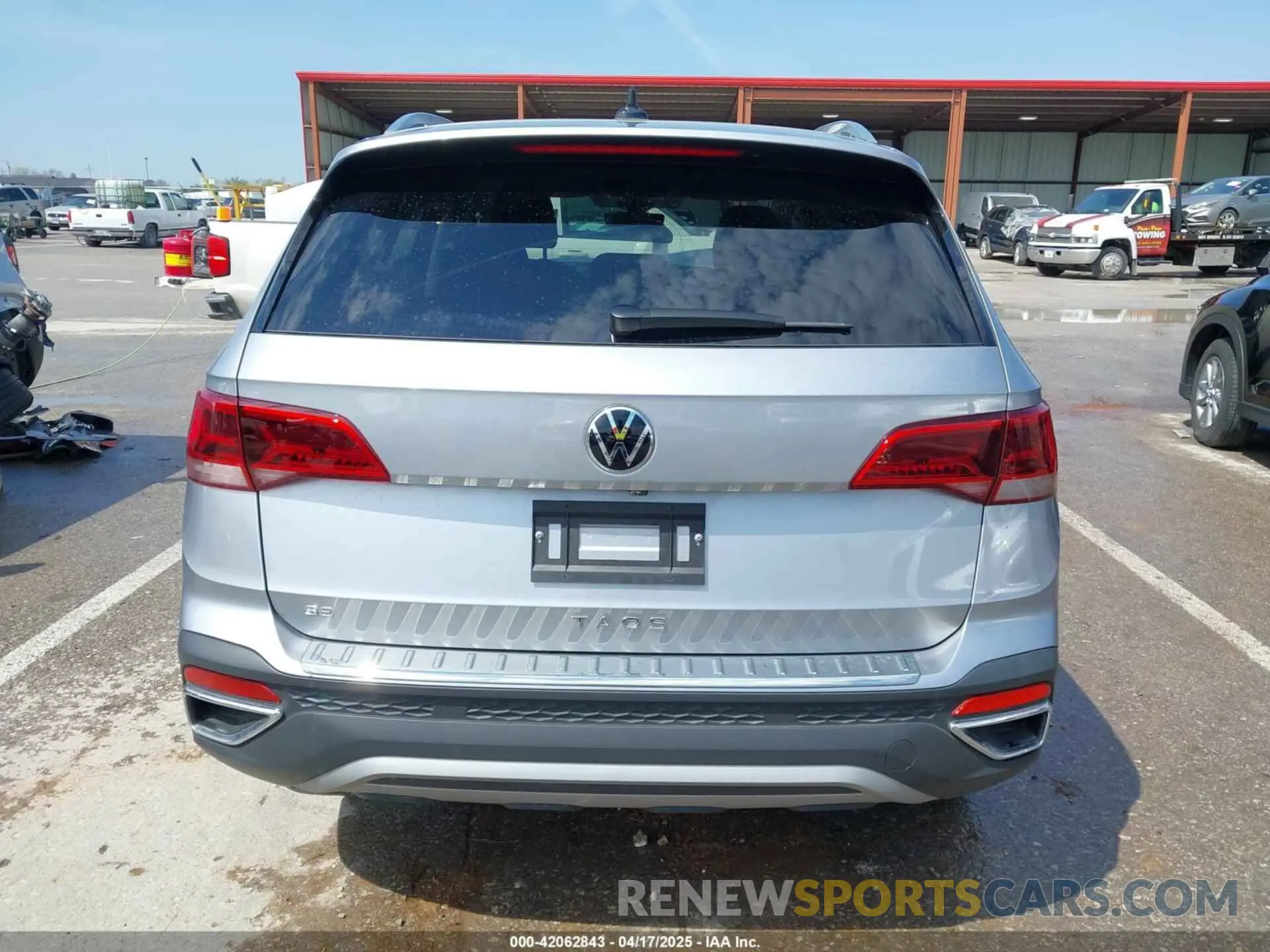 16 fotografías del automóvil dañado 3VVSX7B29RM099005 VOLKSWAGEN TAOS 2024