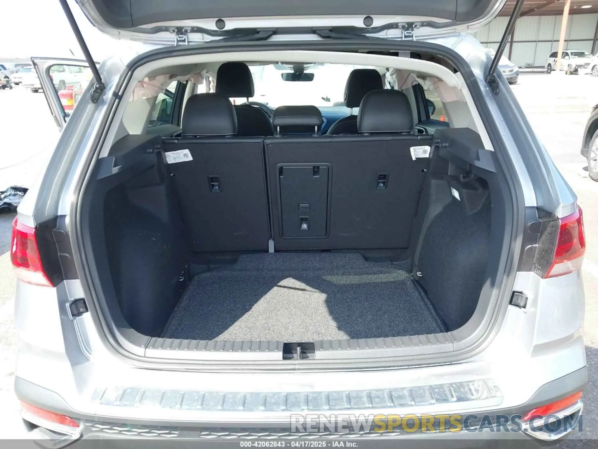 17 fotografías del automóvil dañado 3VVSX7B29RM099005 VOLKSWAGEN TAOS 2024