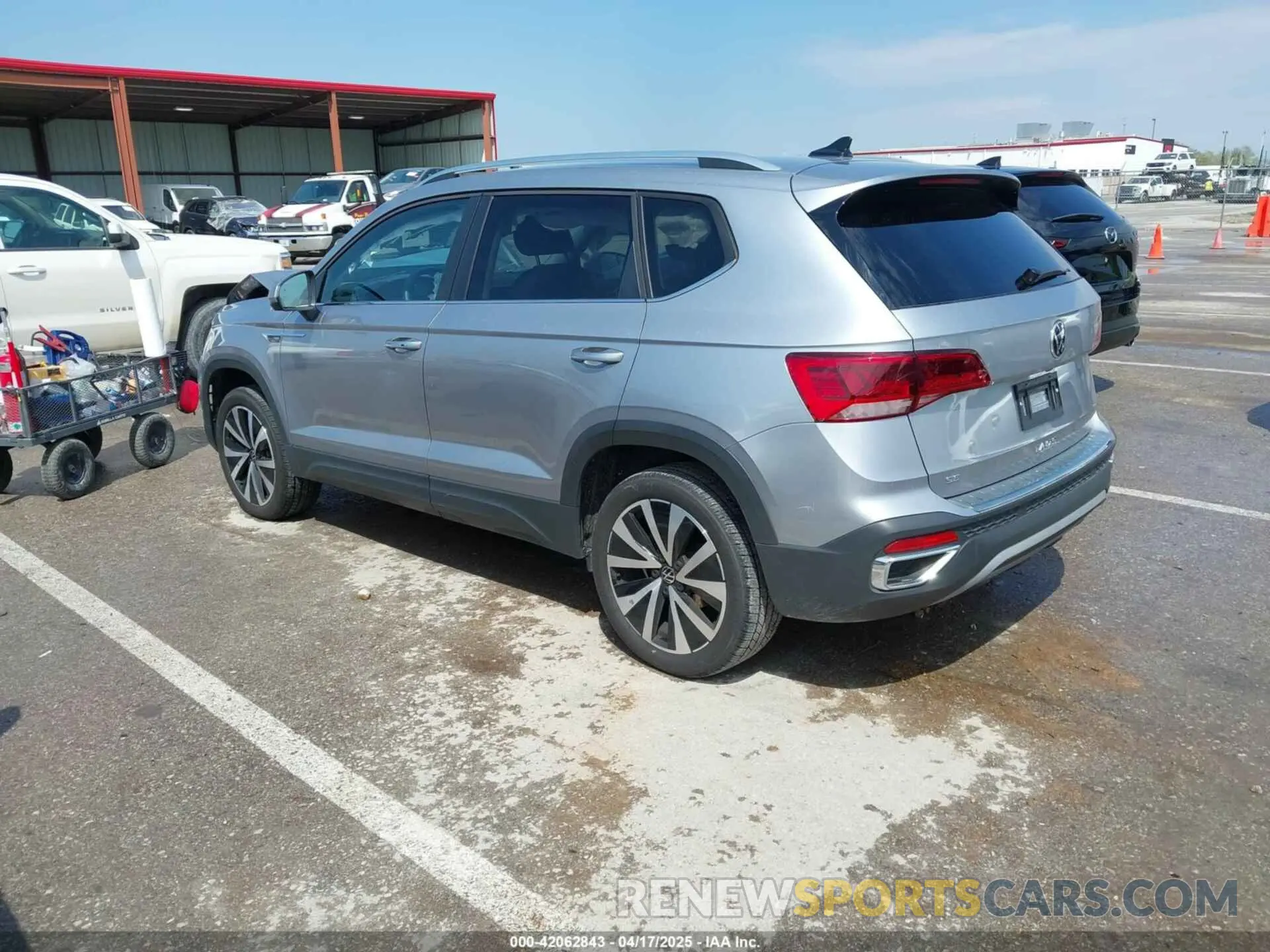 3 fotografías del automóvil dañado 3VVSX7B29RM099005 VOLKSWAGEN TAOS 2024