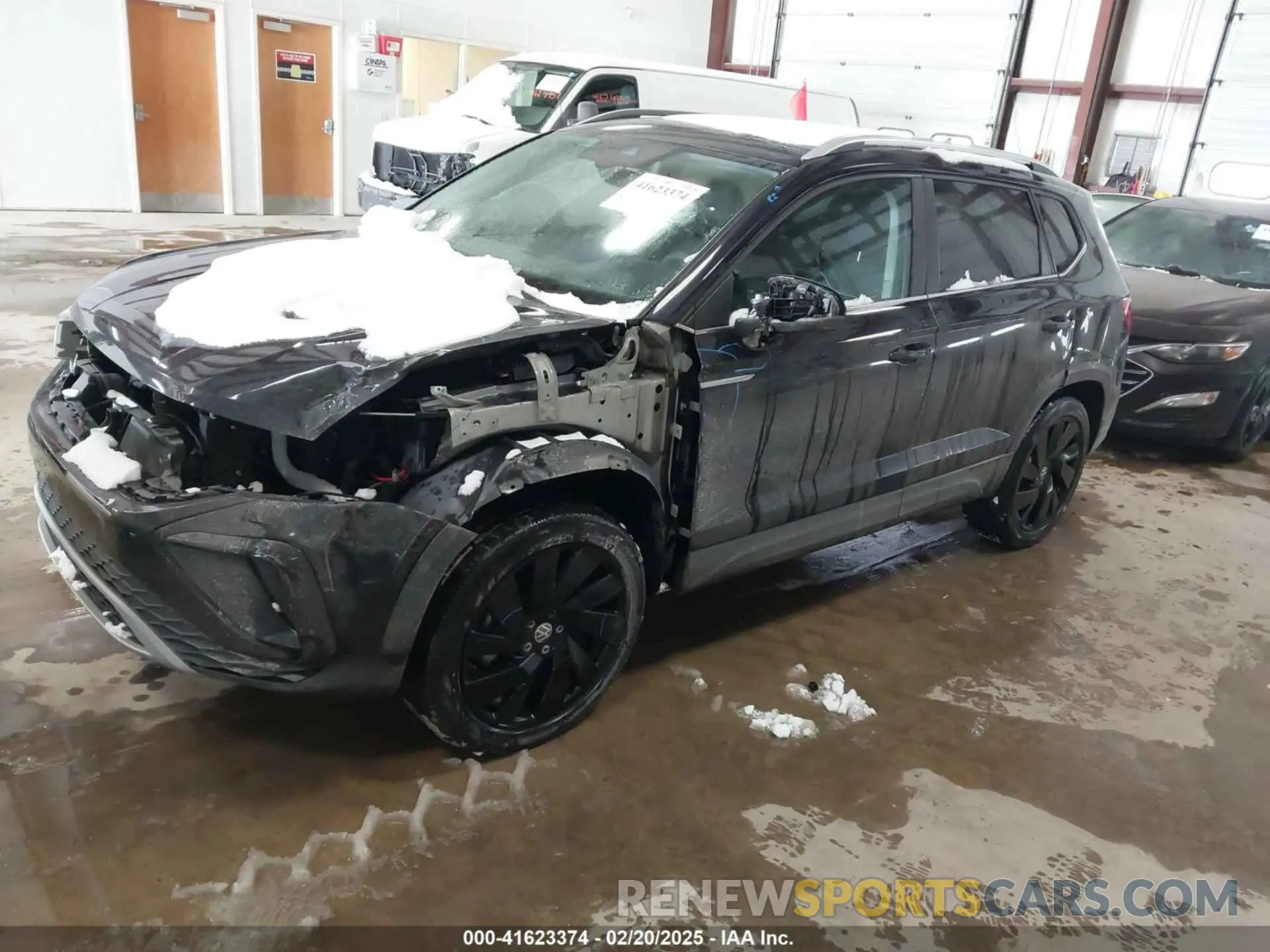 2 fotografías del automóvil dañado 3VVUX7B24RM044079 VOLKSWAGEN TAOS 2024