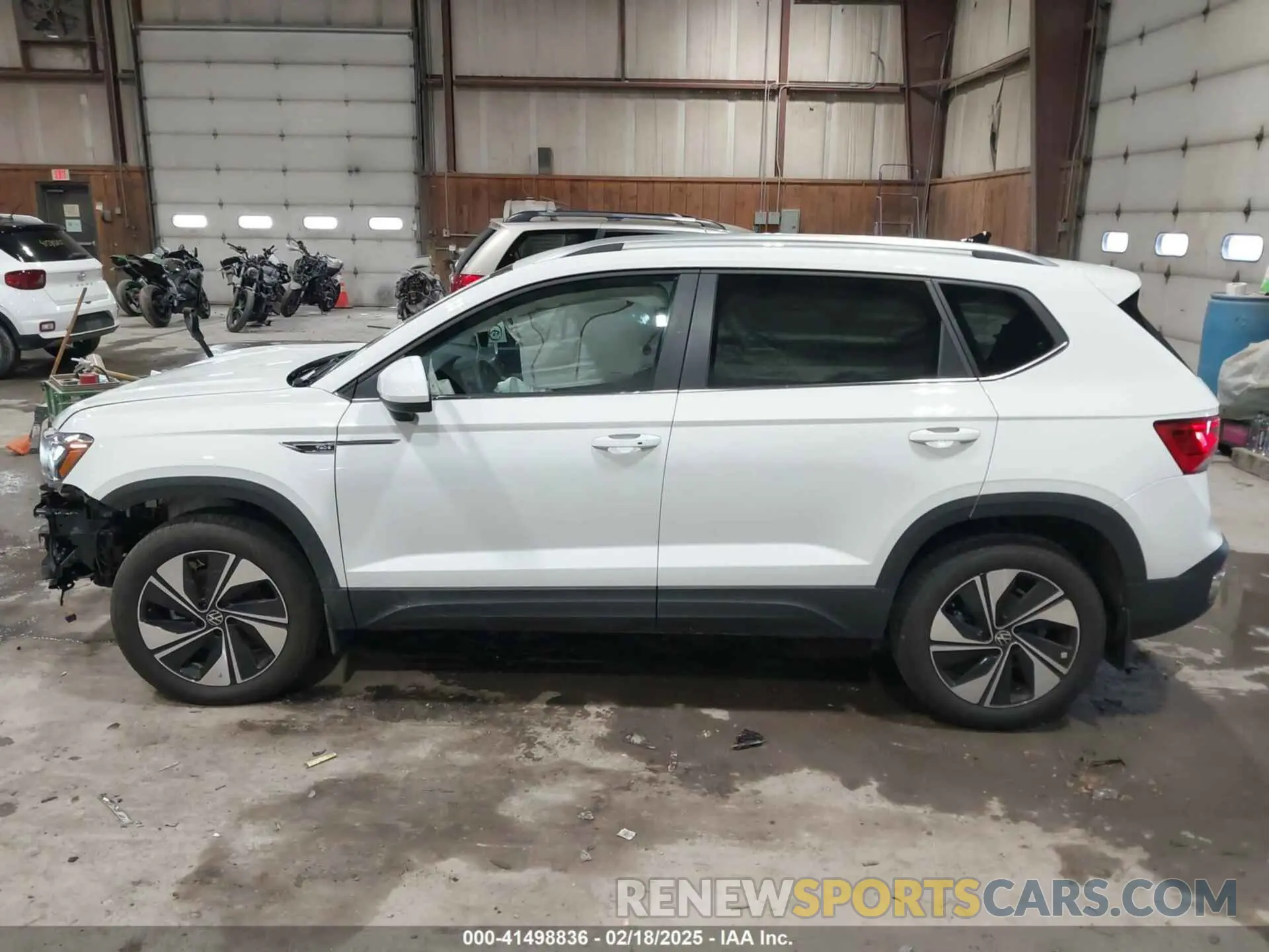 14 fotografías del automóvil dañado 3VVUX7B28RM064514 VOLKSWAGEN TAOS 2024