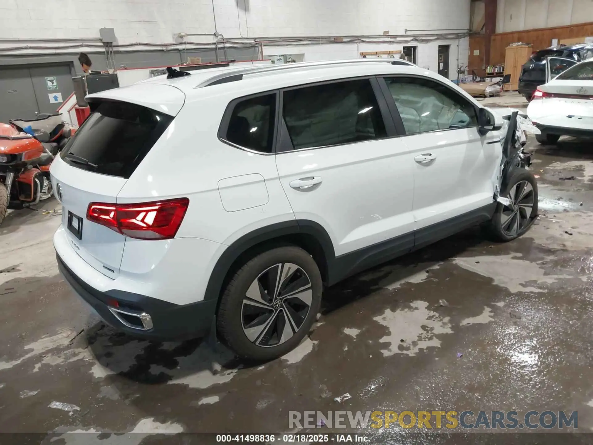 4 fotografías del automóvil dañado 3VVUX7B28RM064514 VOLKSWAGEN TAOS 2024