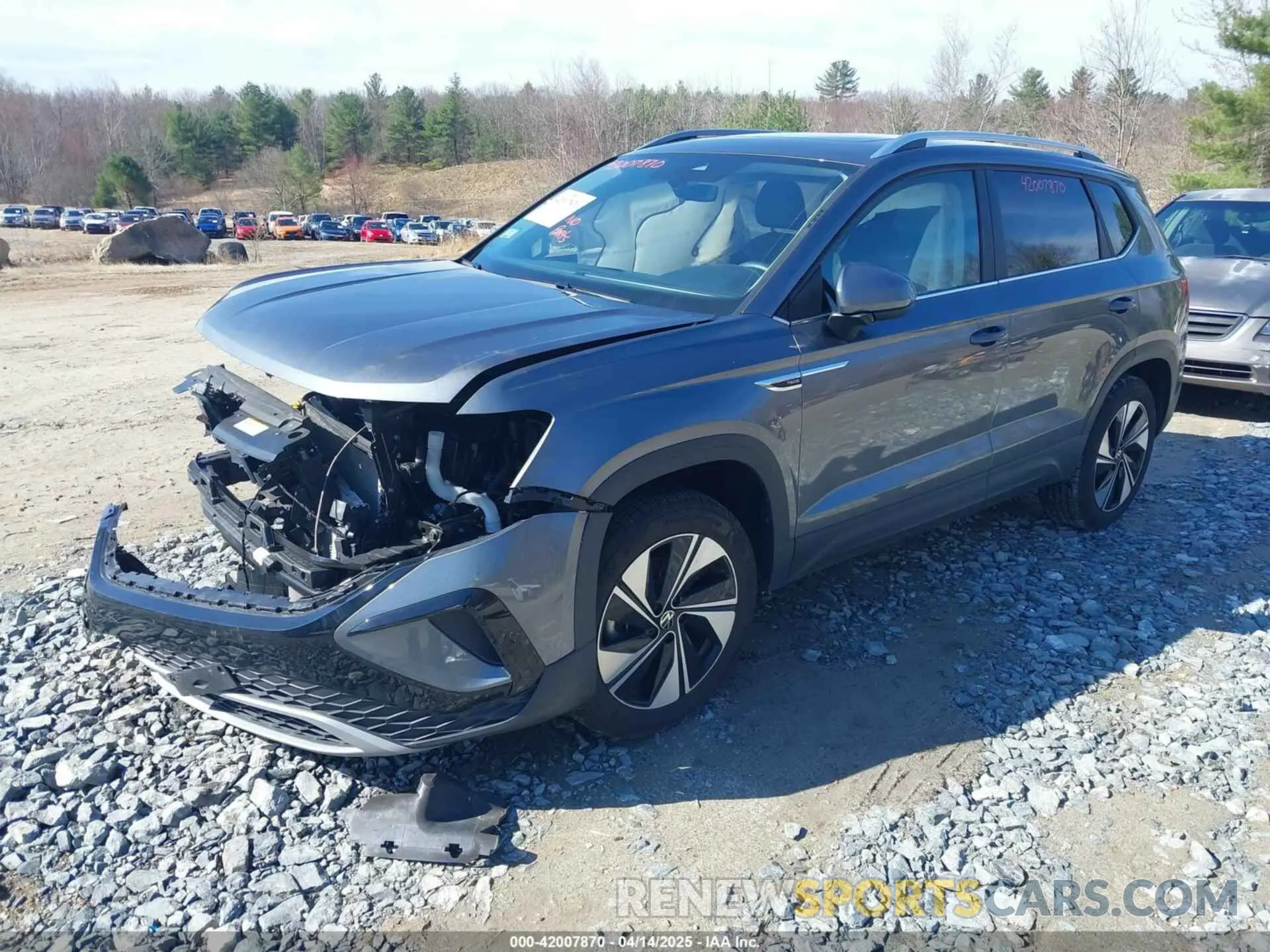 2 fotografías del automóvil dañado 3VVVX7B20RM040650 VOLKSWAGEN TAOS 2024