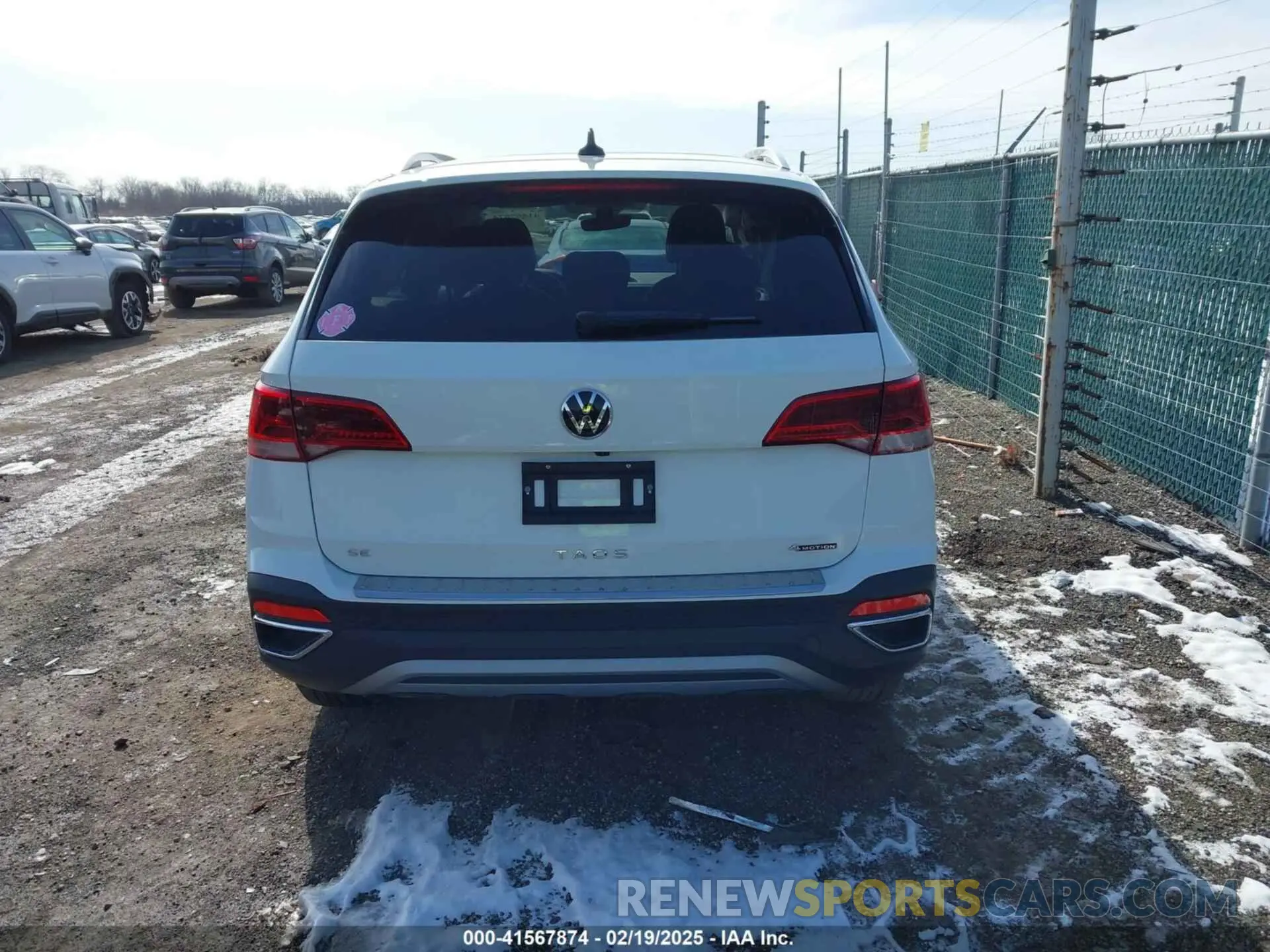 16 fotografías del automóvil dañado 3VVVX7B23RM061220 VOLKSWAGEN TAOS 2024