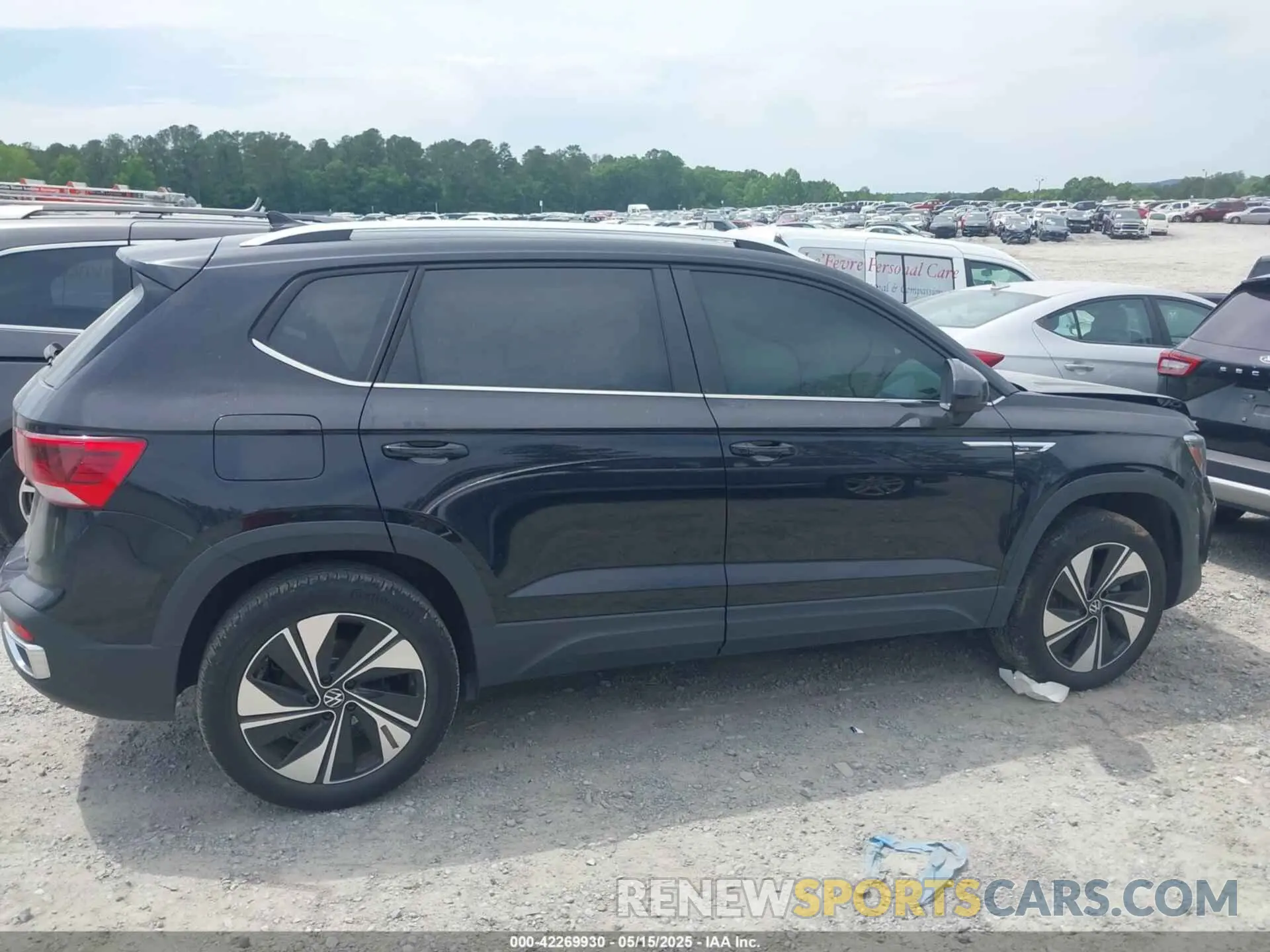 13 fotografías del automóvil dañado 3VVVX7B28RM028777 VOLKSWAGEN TAOS 2024