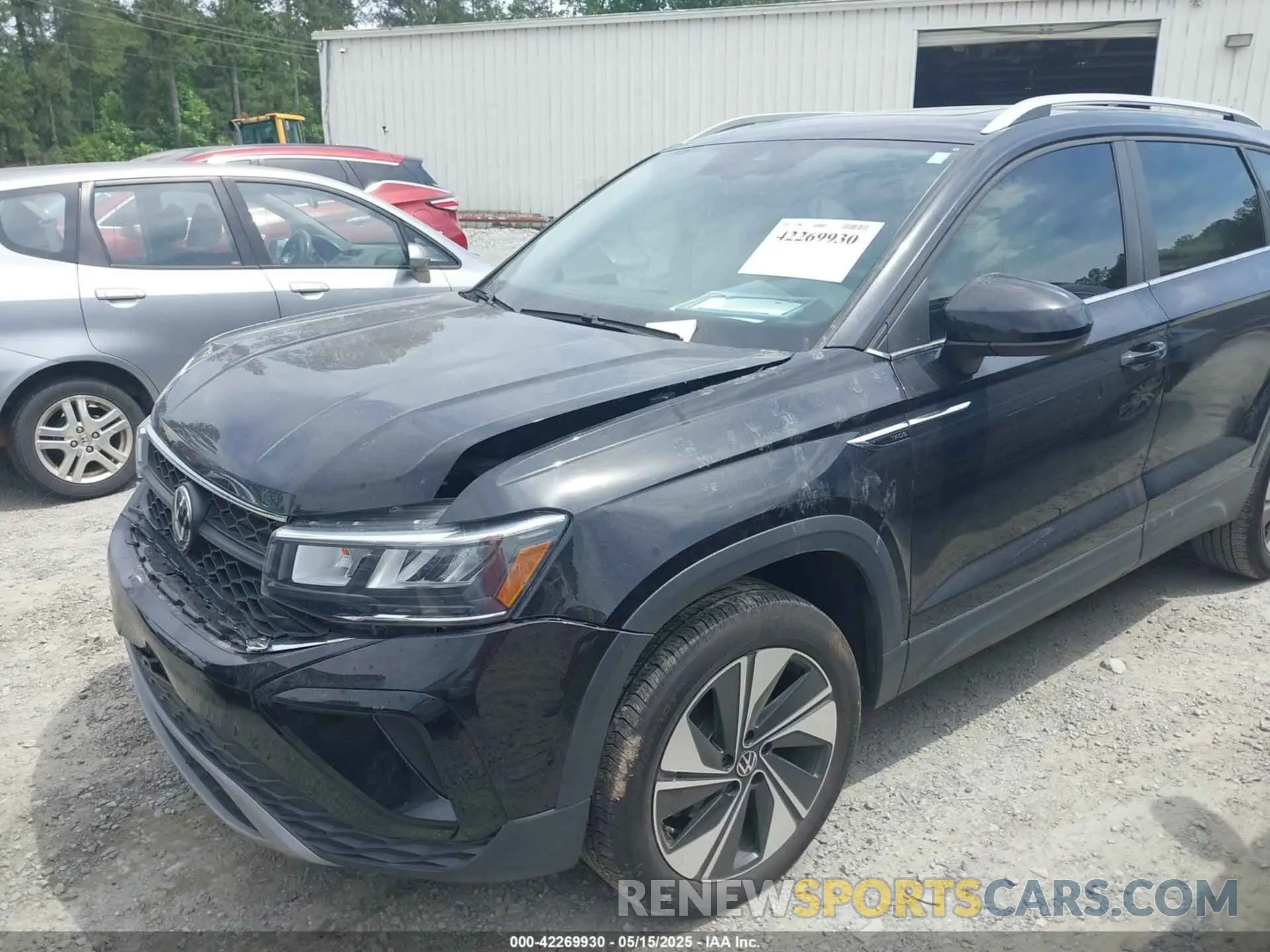 2 fotografías del automóvil dañado 3VVVX7B28RM028777 VOLKSWAGEN TAOS 2024