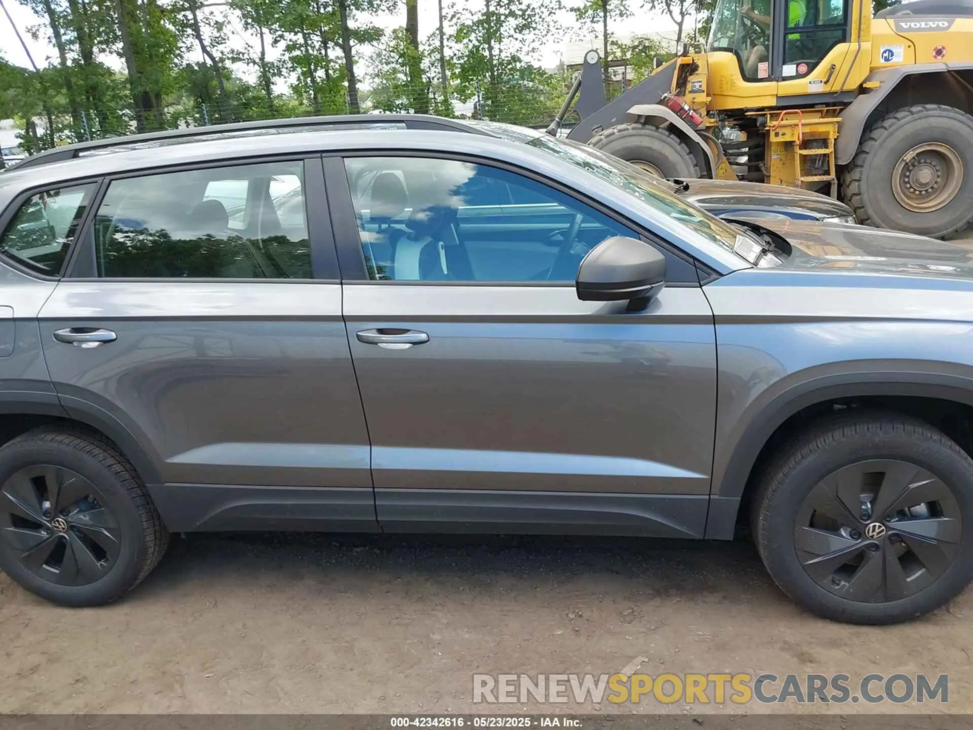 14 fotografías del automóvil dañado 3VV5C7B23SM012634 VOLKSWAGEN TAOS 2025