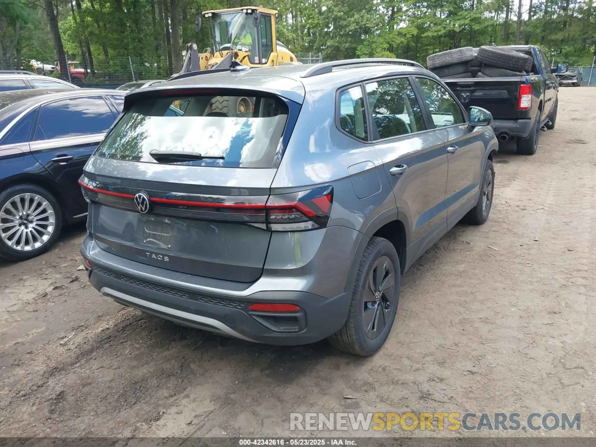 4 fotografías del automóvil dañado 3VV5C7B23SM012634 VOLKSWAGEN TAOS 2025