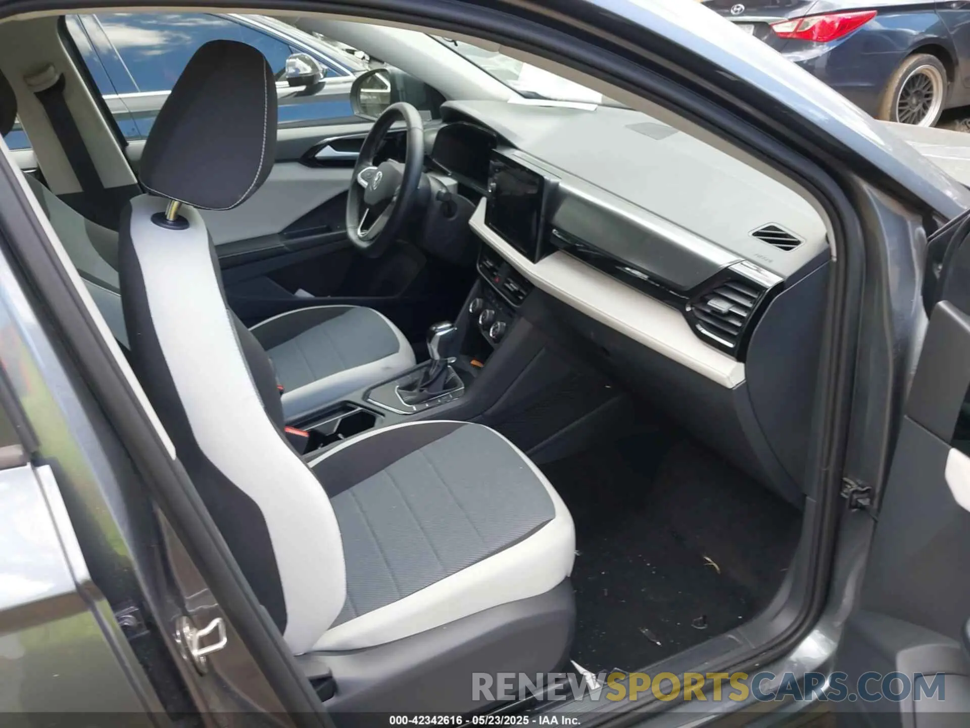 5 fotografías del automóvil dañado 3VV5C7B23SM012634 VOLKSWAGEN TAOS 2025