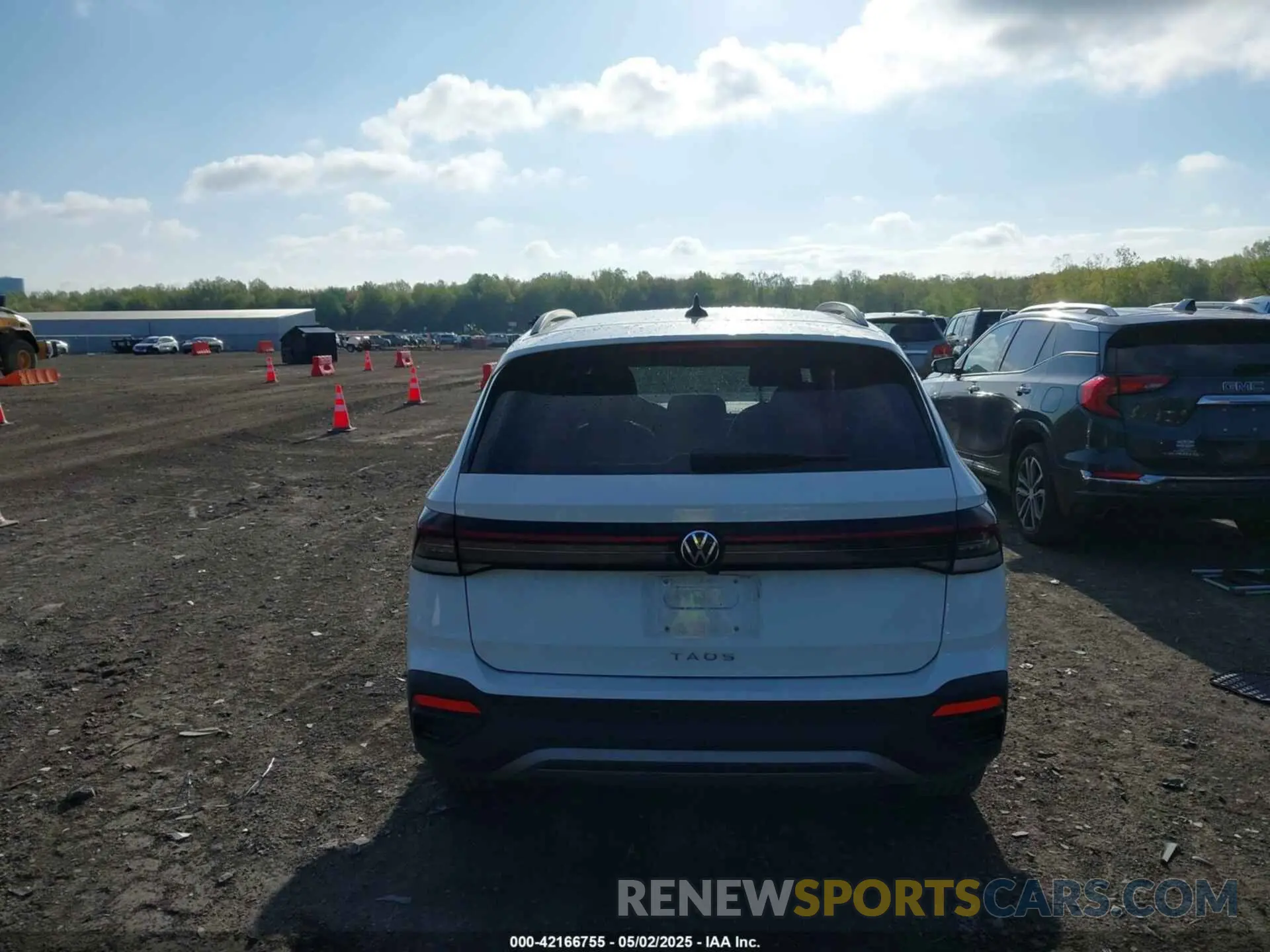 16 fotografías del automóvil dañado 3VV5C7B27SM010322 VOLKSWAGEN TAOS 2025