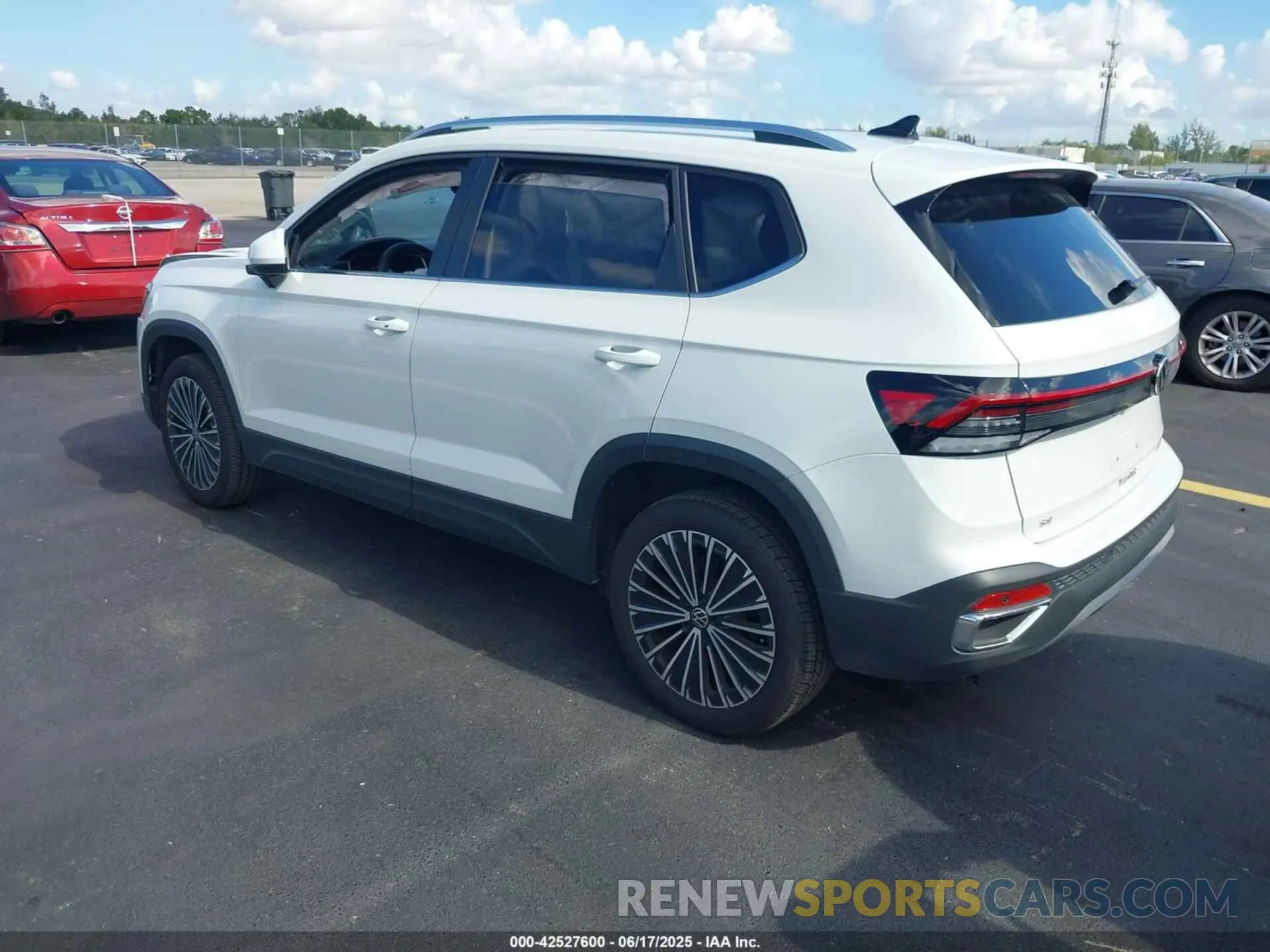 3 fotografías del automóvil dañado 3VVSC7B29SM027173 VOLKSWAGEN TAOS 2025
