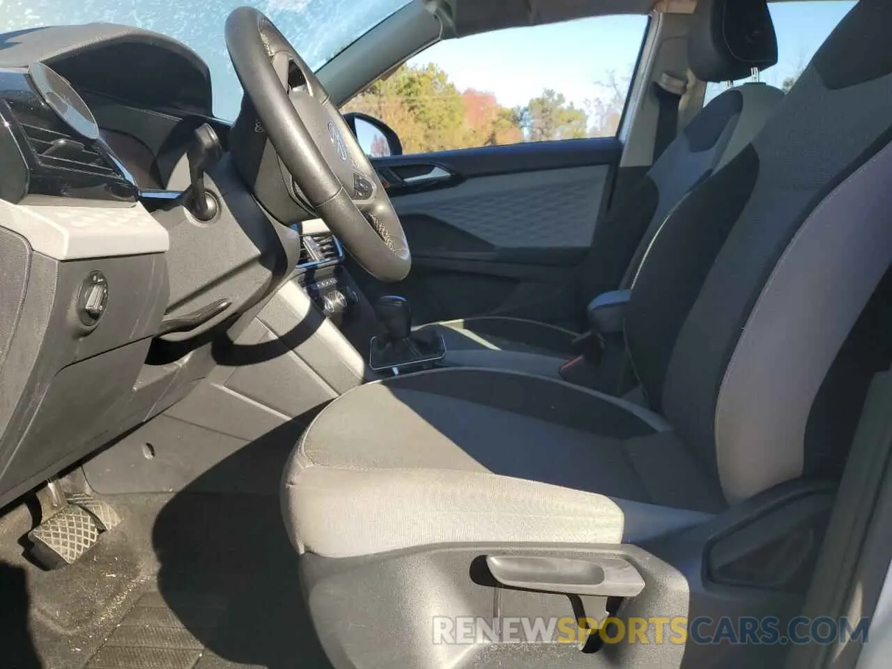 7 fotografías del automóvil dañado 3VVAX7B29PM311376 VOLKSWAGEN TAOS S 2023
