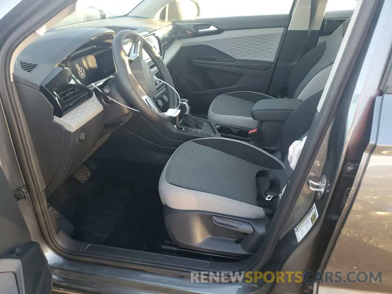 7 fotografías del automóvil dañado 3VV5X7B22RM008315 VOLKSWAGEN TAOS S 2024