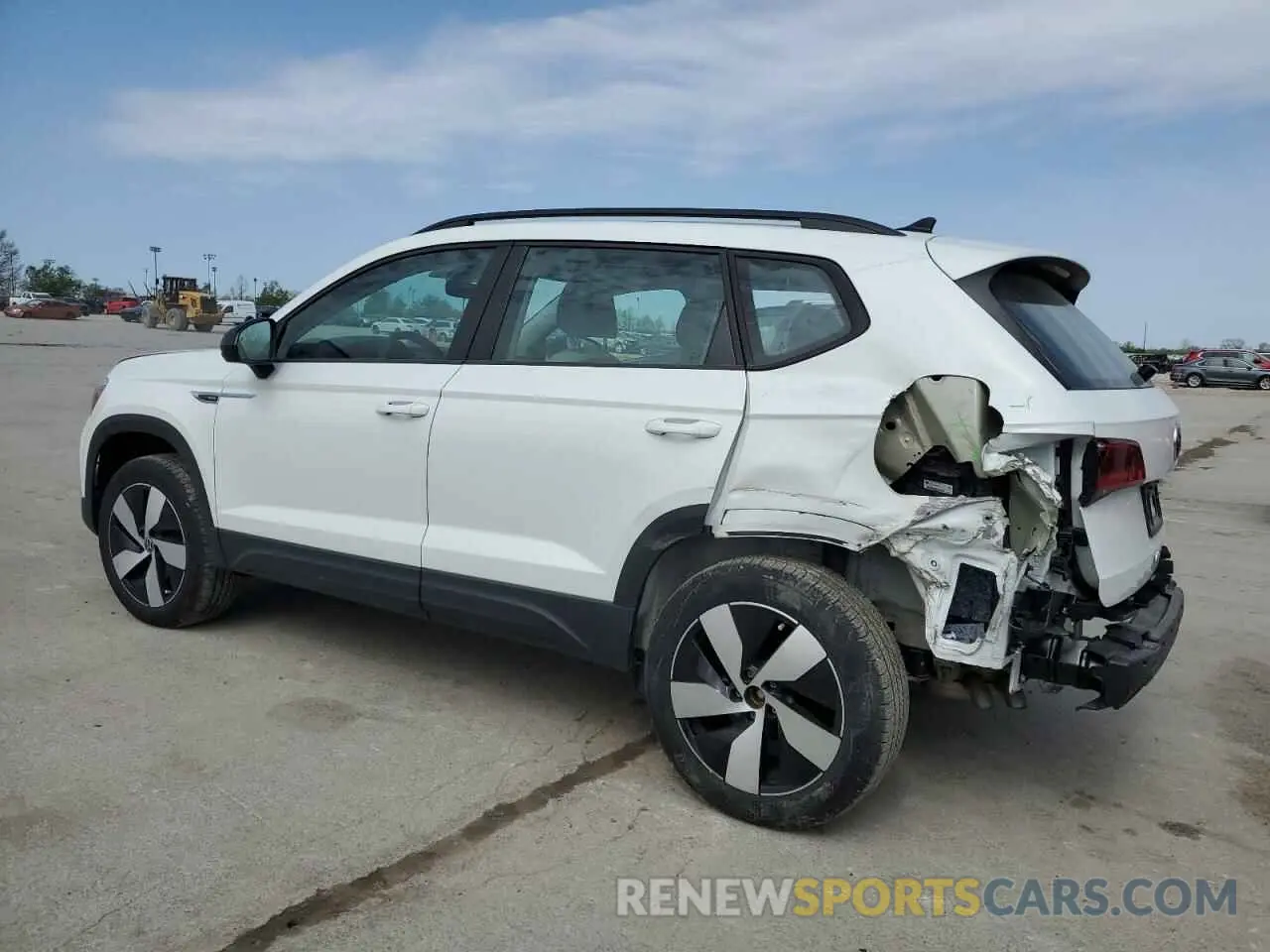2 fotografías del automóvil dañado 3VV8X7B26RM090000 VOLKSWAGEN TAOS S 2024