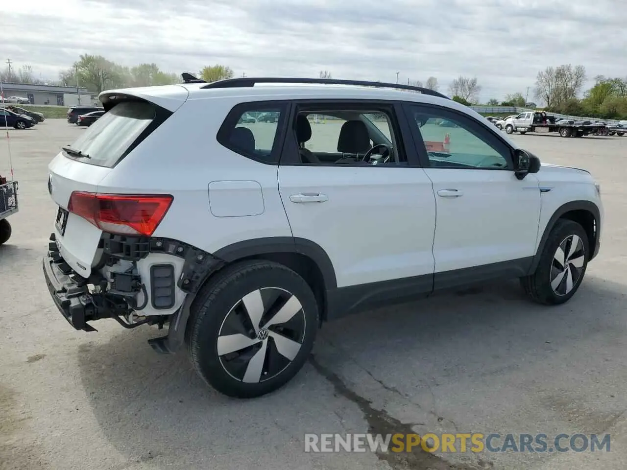 3 fotografías del automóvil dañado 3VV8X7B26RM090000 VOLKSWAGEN TAOS S 2024
