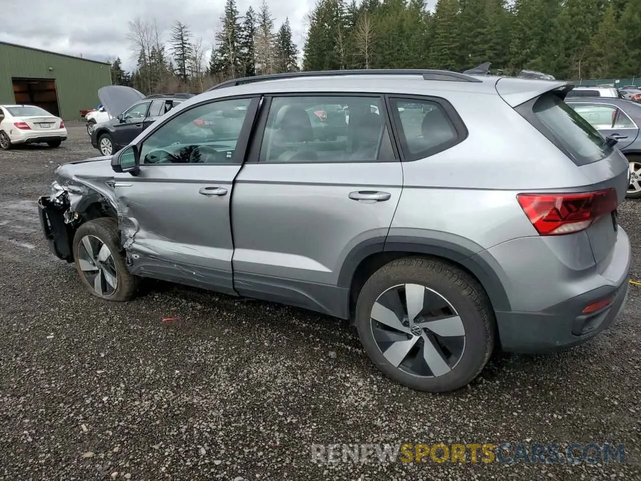 2 fotografías del automóvil dañado 3VV8X7B2XRM046002 VOLKSWAGEN TAOS S 2024