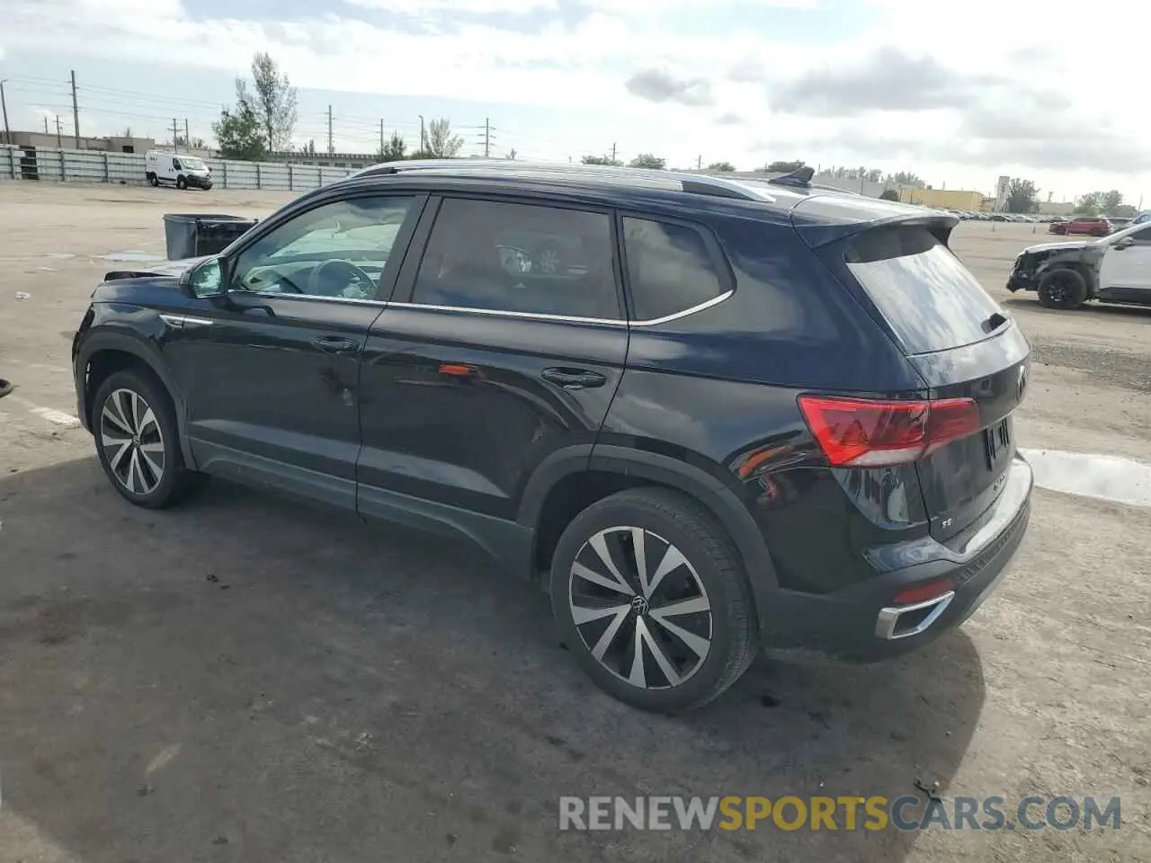 2 fotografías del automóvil dañado 3VVTX7B21NM059631 VOLKSWAGEN TAOS SE 2022