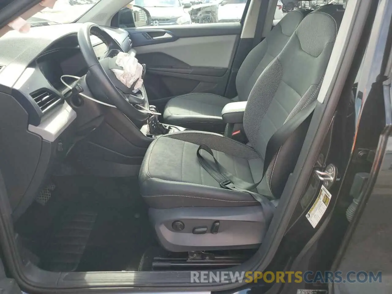 7 fotografías del automóvil dañado 3VVTX7B21NM059631 VOLKSWAGEN TAOS SE 2022
