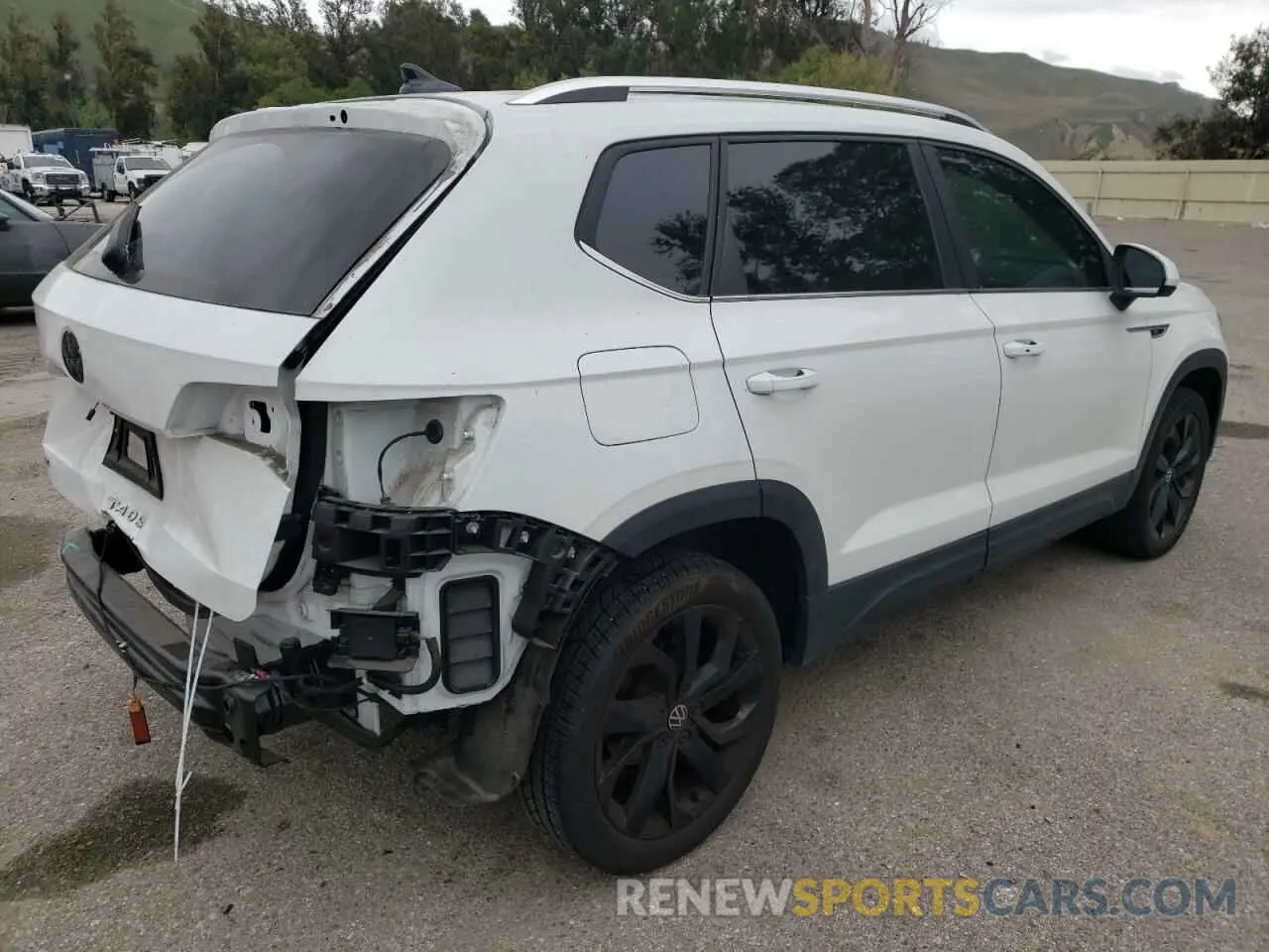 3 fotografías del automóvil dañado 3VVEX7B24PM332606 VOLKSWAGEN TAOS SE 2023