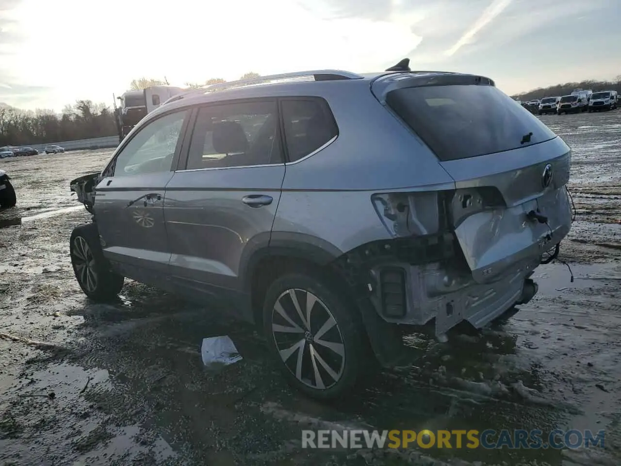 2 fotografías del automóvil dañado 3VVEX7B2XPM349443 VOLKSWAGEN TAOS SE 2023