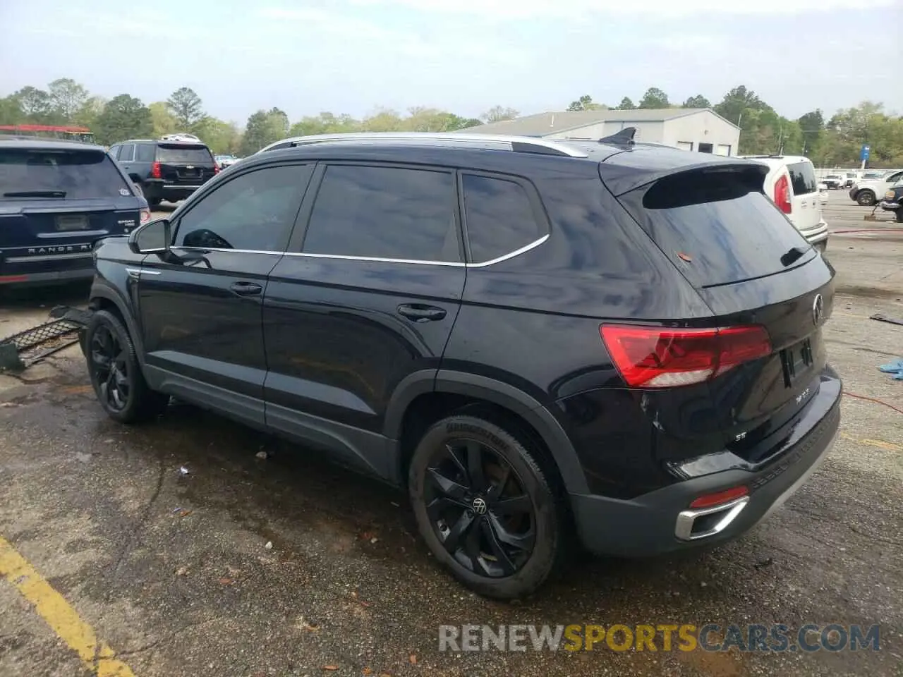 2 fotografías del automóvil dañado 3VVNX7B2XPM300601 VOLKSWAGEN TAOS SE 2023