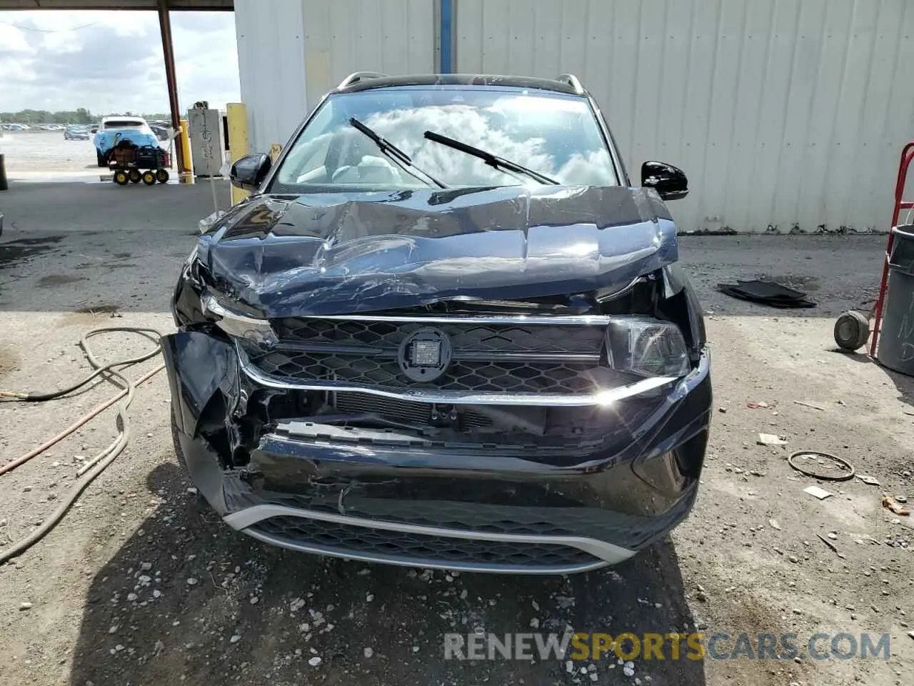 5 fotografías del automóvil dañado 3VVSX7B29PM311270 VOLKSWAGEN TAOS SE 2023