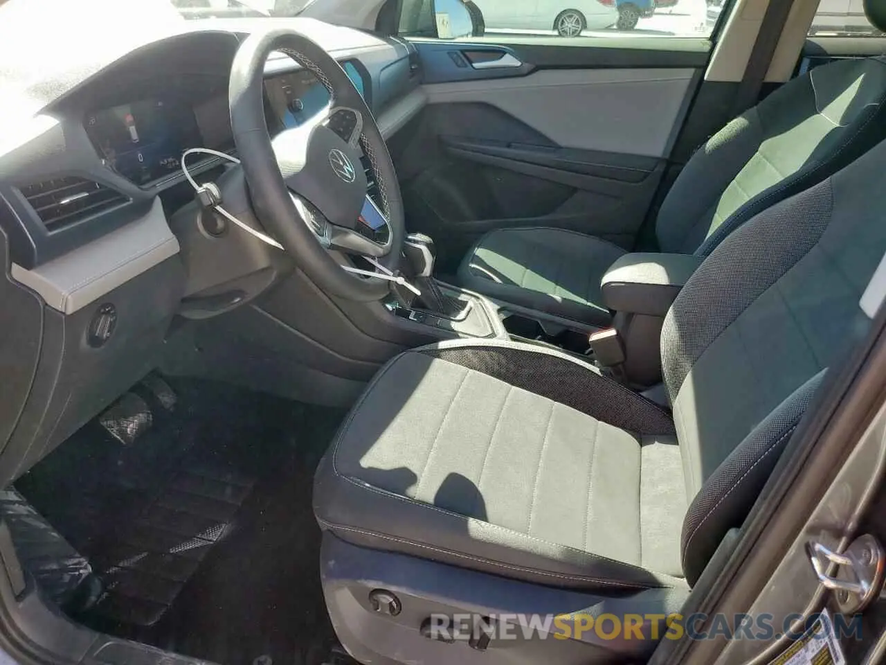 7 fotografías del automóvil dañado 3VVEX7B21RM105067 VOLKSWAGEN TAOS SE 2024