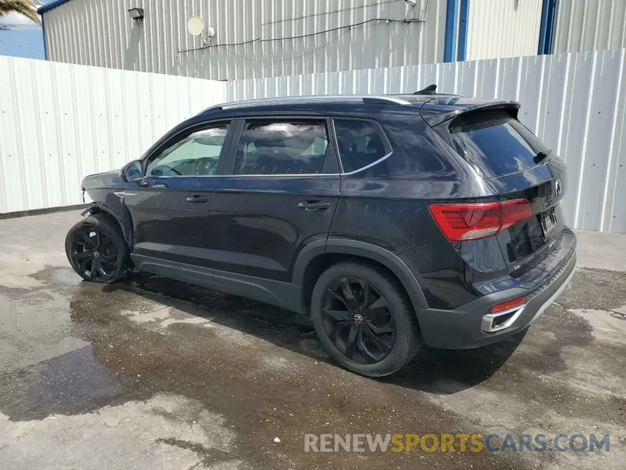 2 fotografías del automóvil dañado 3VVEX7B22RM129667 VOLKSWAGEN TAOS SE 2024