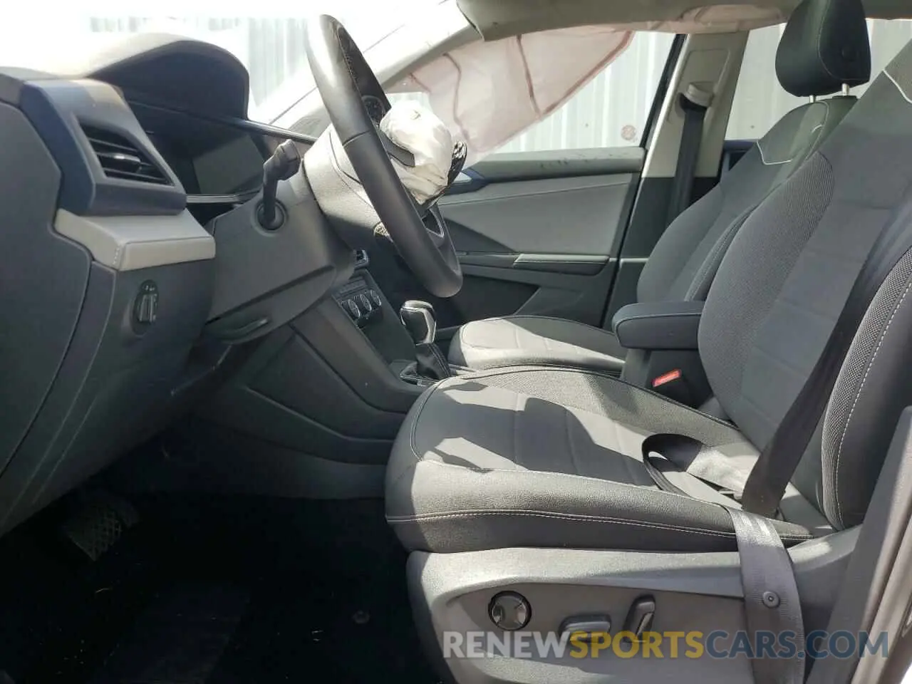7 fotografías del automóvil dañado 3VVEX7B22RM129667 VOLKSWAGEN TAOS SE 2024