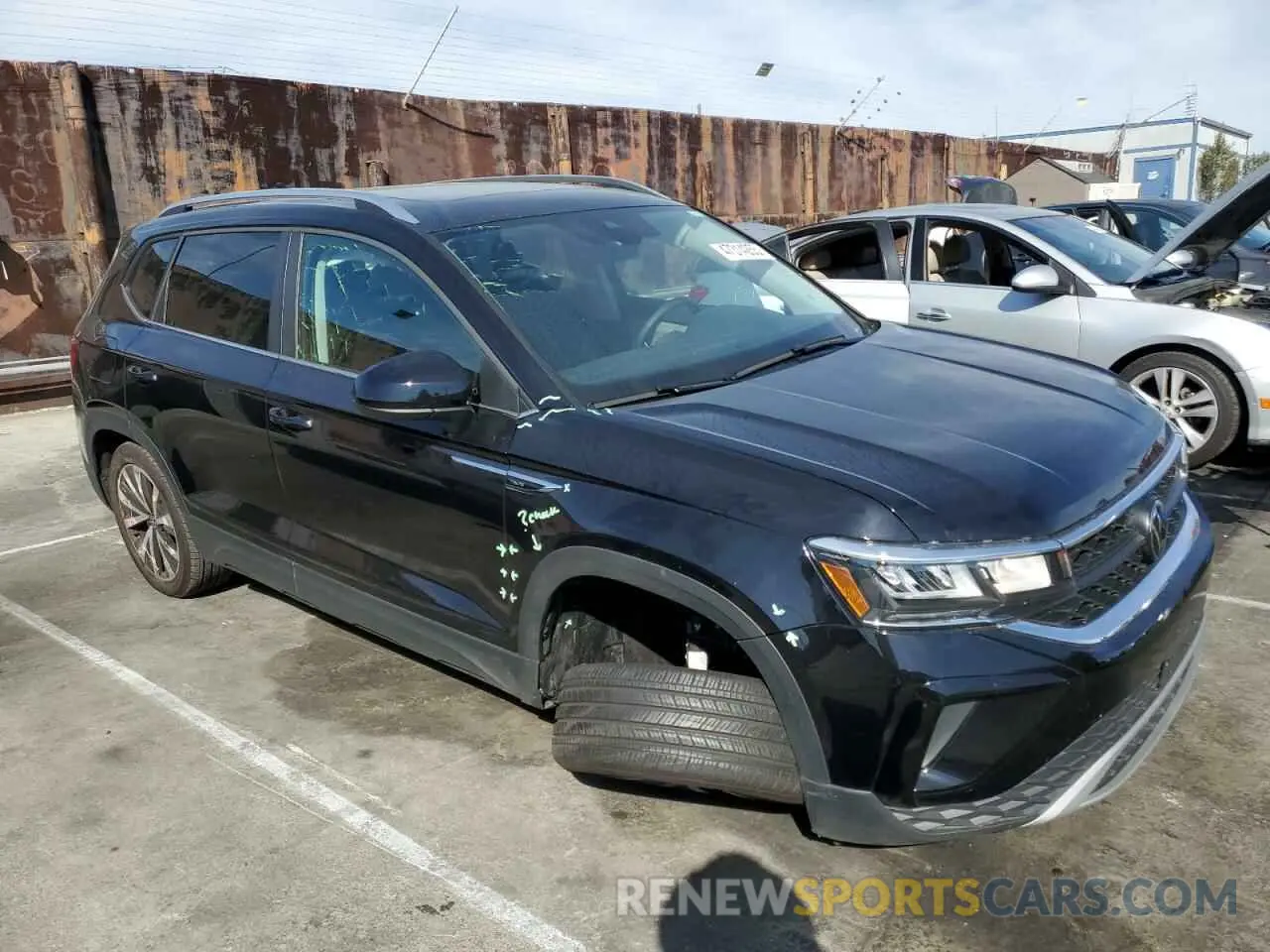 4 fotografías del automóvil dañado 3VVEX7B28RM051086 VOLKSWAGEN TAOS SE 2024