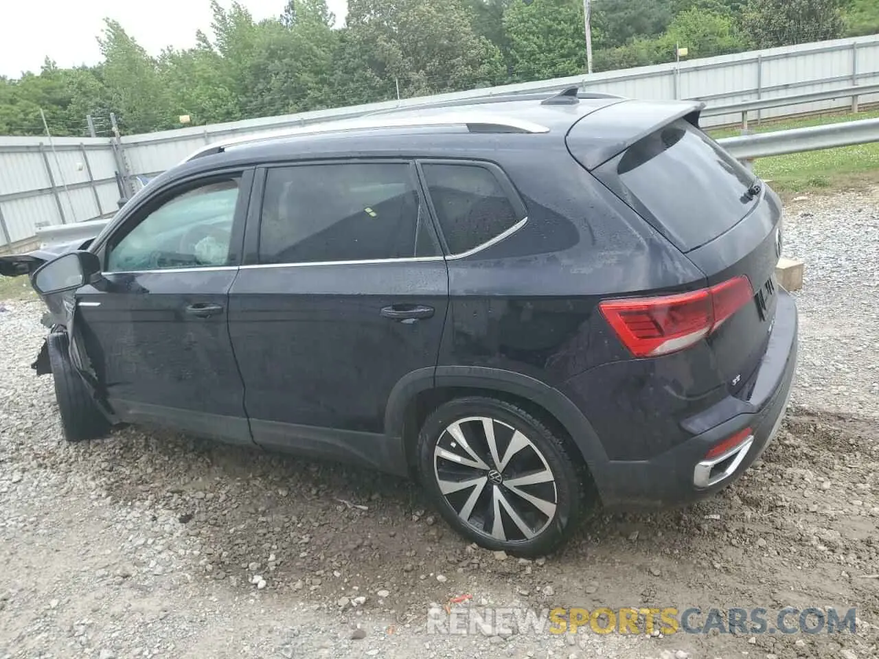 2 fotografías del automóvil dañado 3VVSX7B20RM000863 VOLKSWAGEN TAOS SE 2024