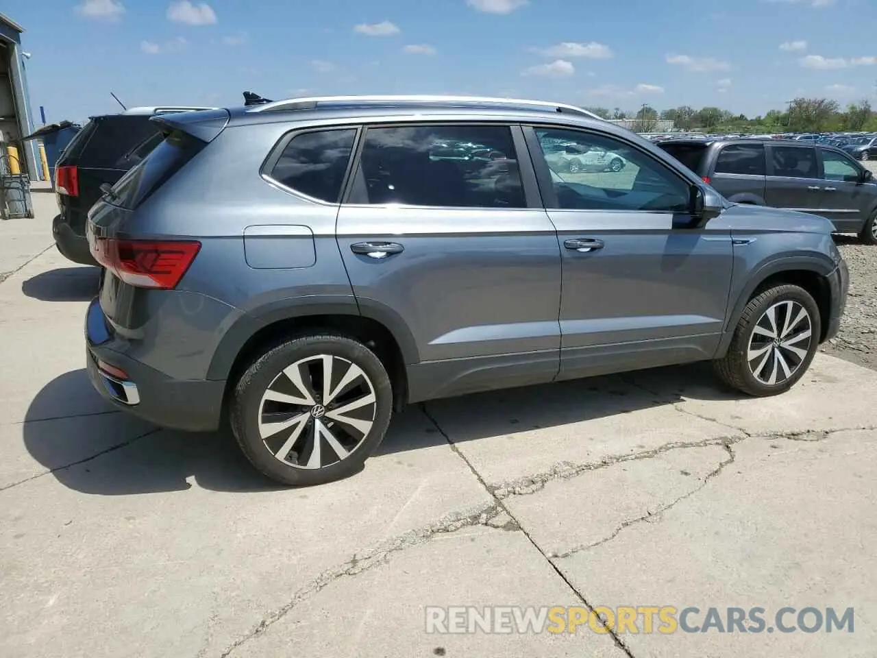 3 fotografías del automóvil dañado 3VVSX7B20RM012706 VOLKSWAGEN TAOS SE 2024
