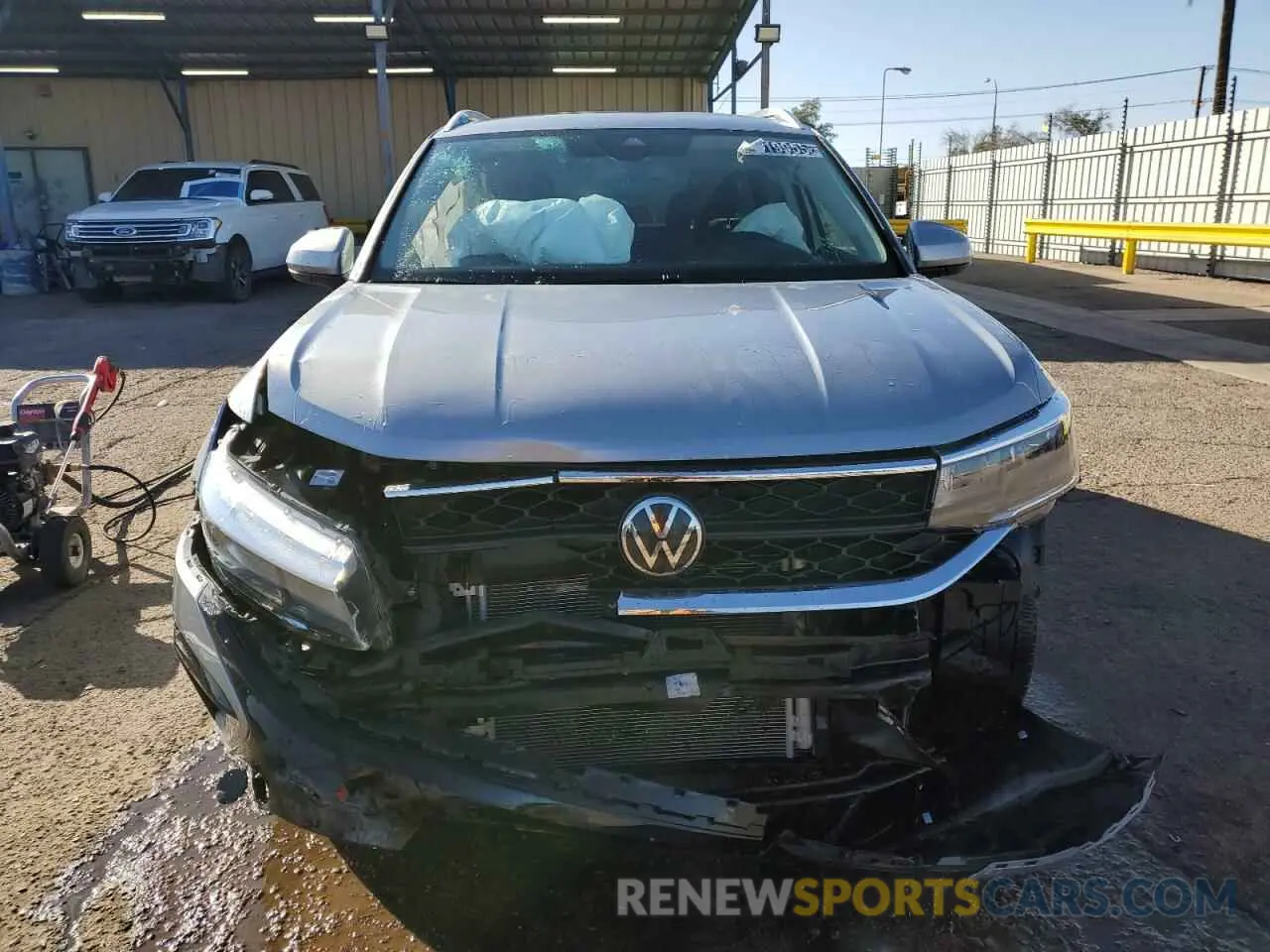 5 fotografías del automóvil dañado 3VVSX7B20RM034253 VOLKSWAGEN TAOS SE 2024