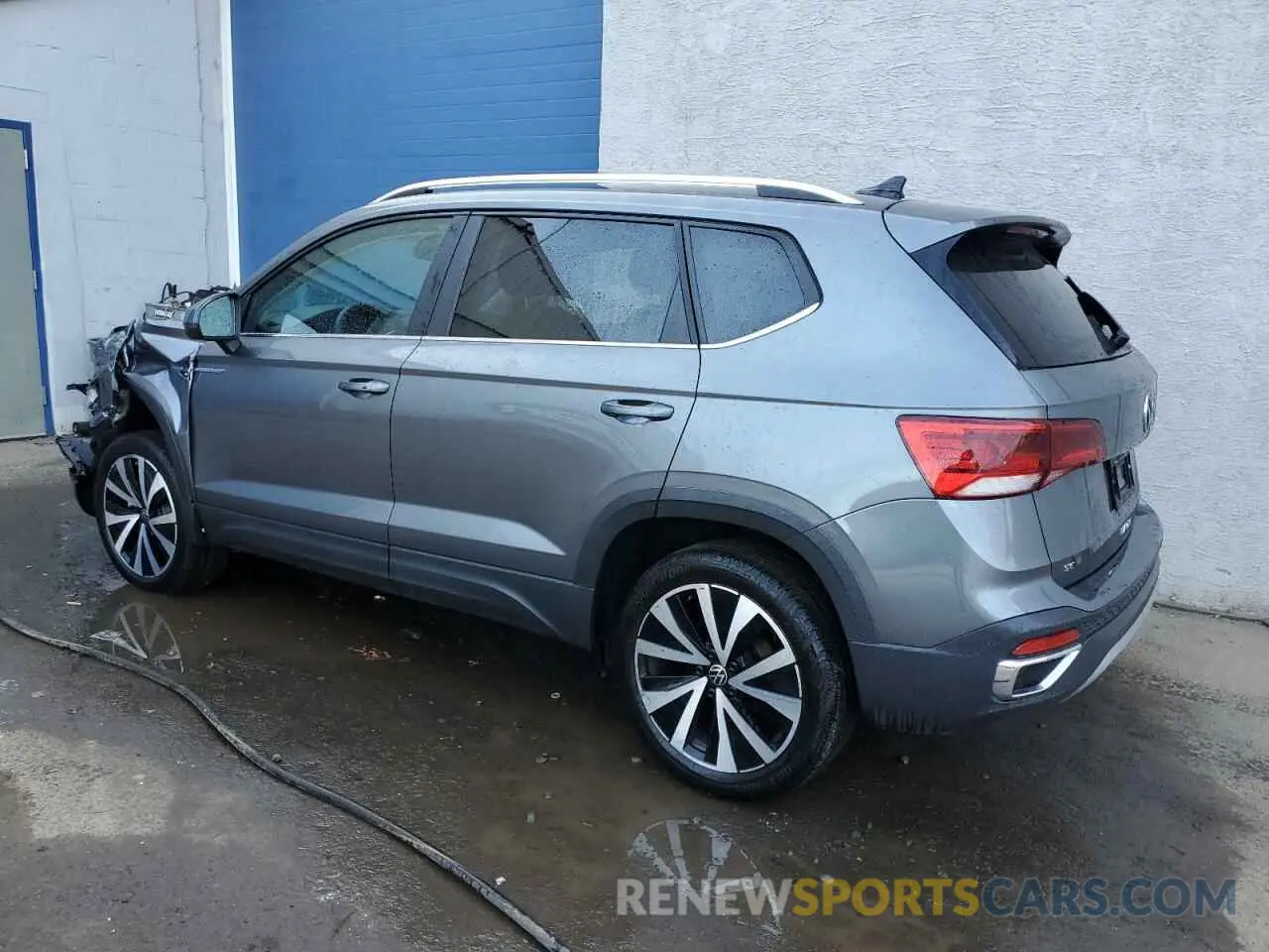 2 fotografías del automóvil dañado 3VVSX7B20RM034673 VOLKSWAGEN TAOS SE 2024