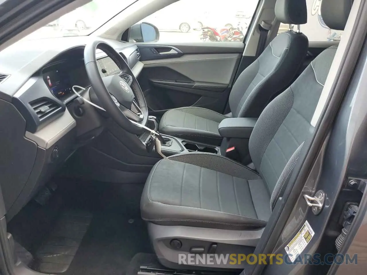 7 fotografías del automóvil dañado 3VVSX7B20RM034673 VOLKSWAGEN TAOS SE 2024