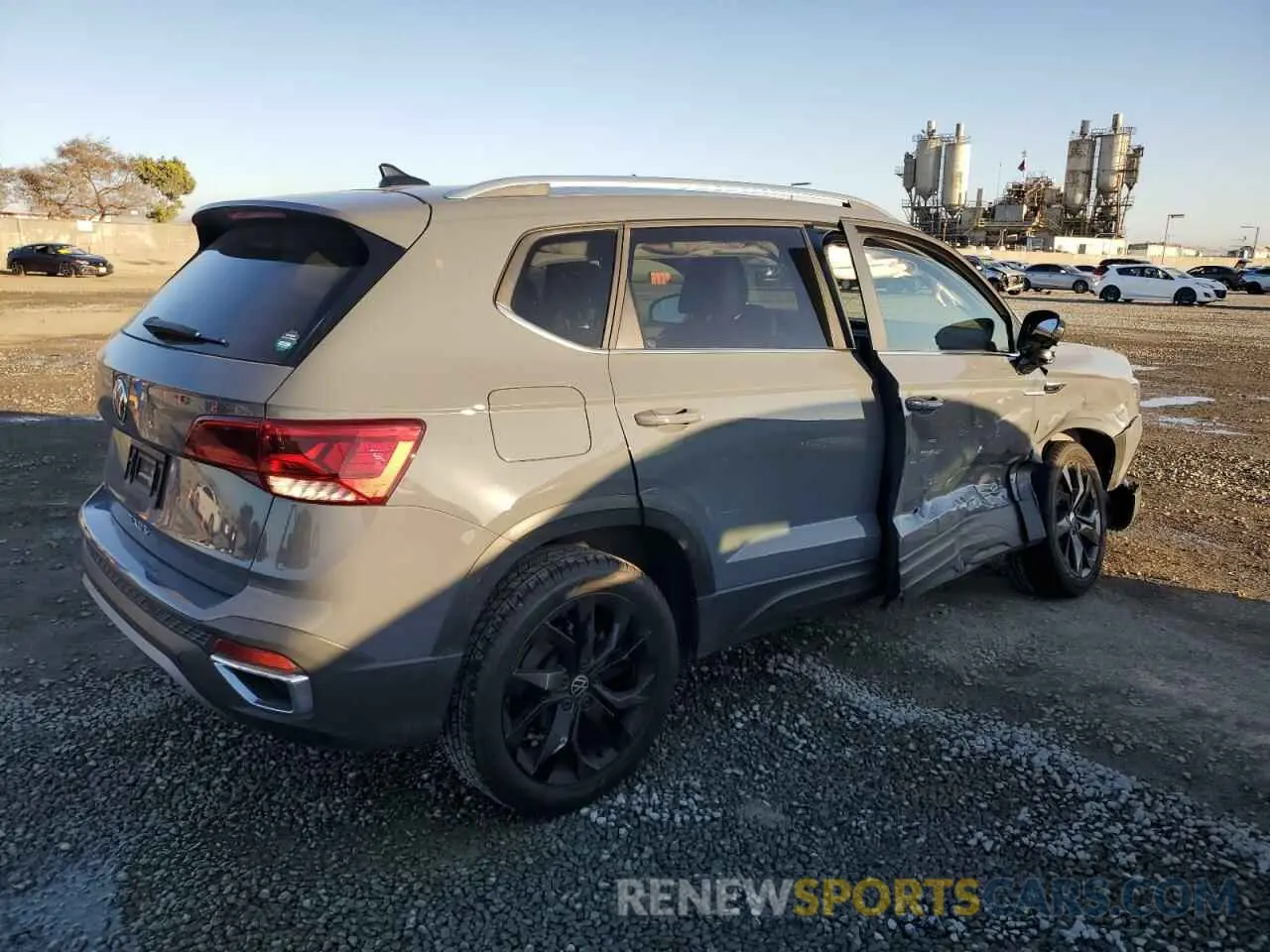 3 fotografías del automóvil dañado 3VVSX7B24RM026351 VOLKSWAGEN TAOS SE 2024