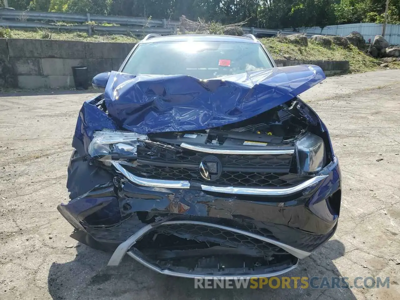 5 fotografías del automóvil dañado 3VVUX7B24RM068270 VOLKSWAGEN TAOS SE 2024