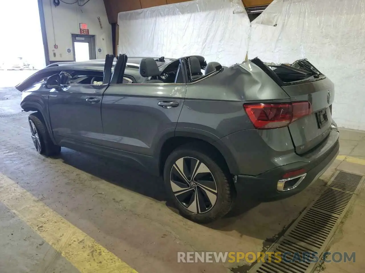 2 fotografías del automóvil dañado 3VVUX7B25RM117850 VOLKSWAGEN TAOS SE 2024