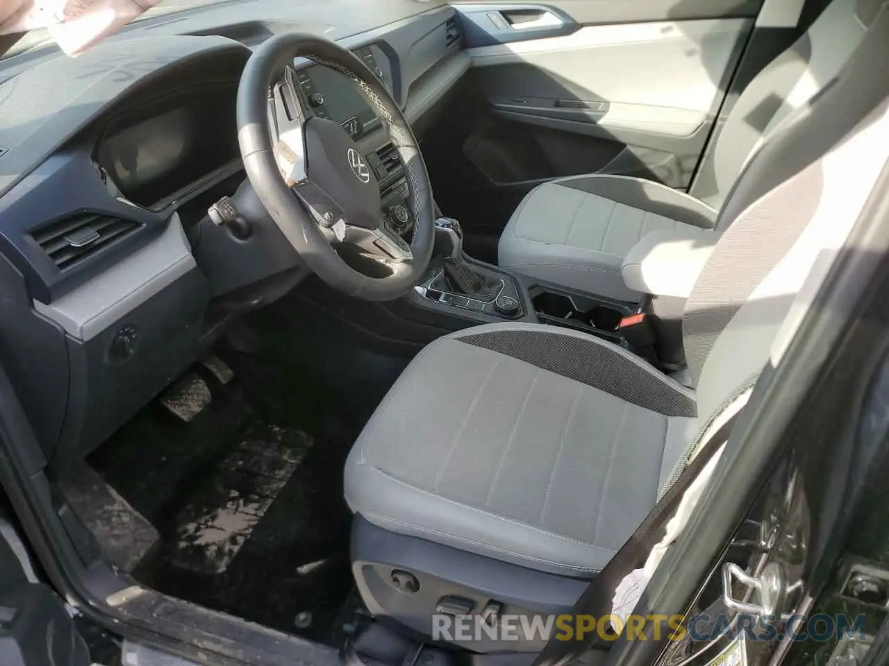 7 fotografías del automóvil dañado 3VVVX7B24RM128682 VOLKSWAGEN TAOS SE 2024