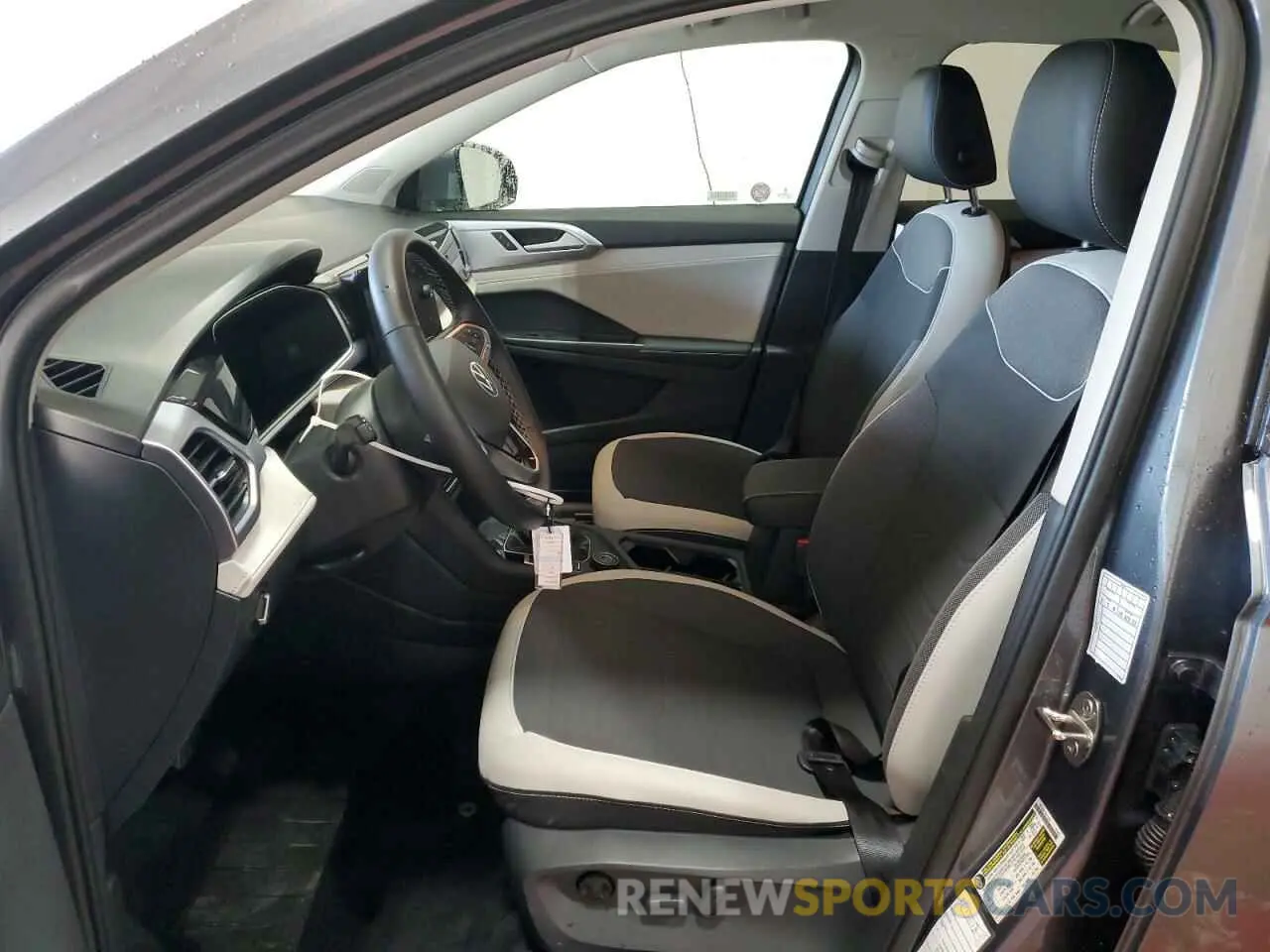 7 fotografías del automóvil dañado 3VVUC7B22SM029887 VOLKSWAGEN TAOS SE 2025