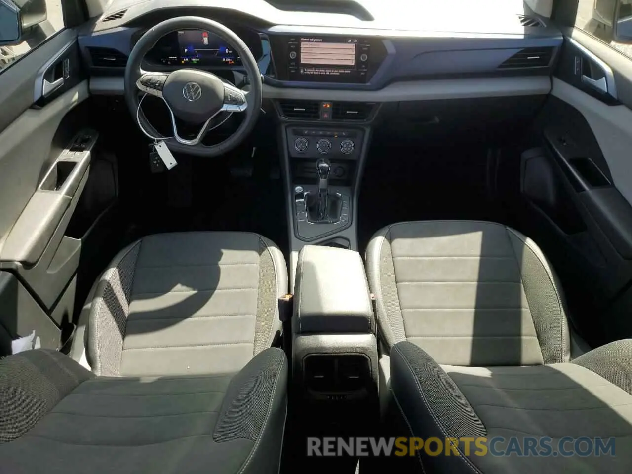 8 fotografías del automóvil dañado 3VVLX7B23NM018160 VOLKSWAGEN TAOS SE IQ 2022