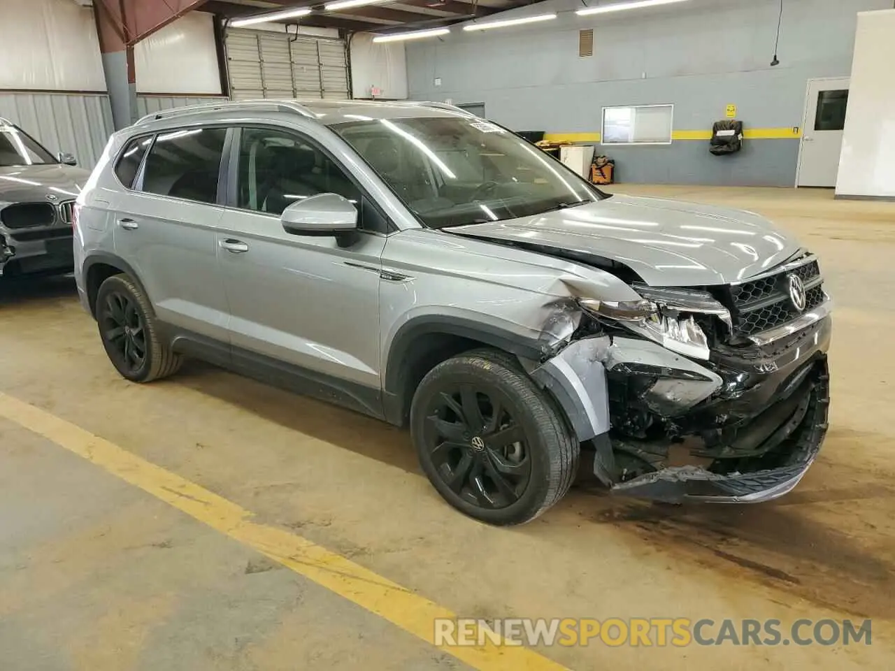 4 fotografías del automóvil dañado 3VVLX7B23NM071490 VOLKSWAGEN TAOS SE IQ 2022