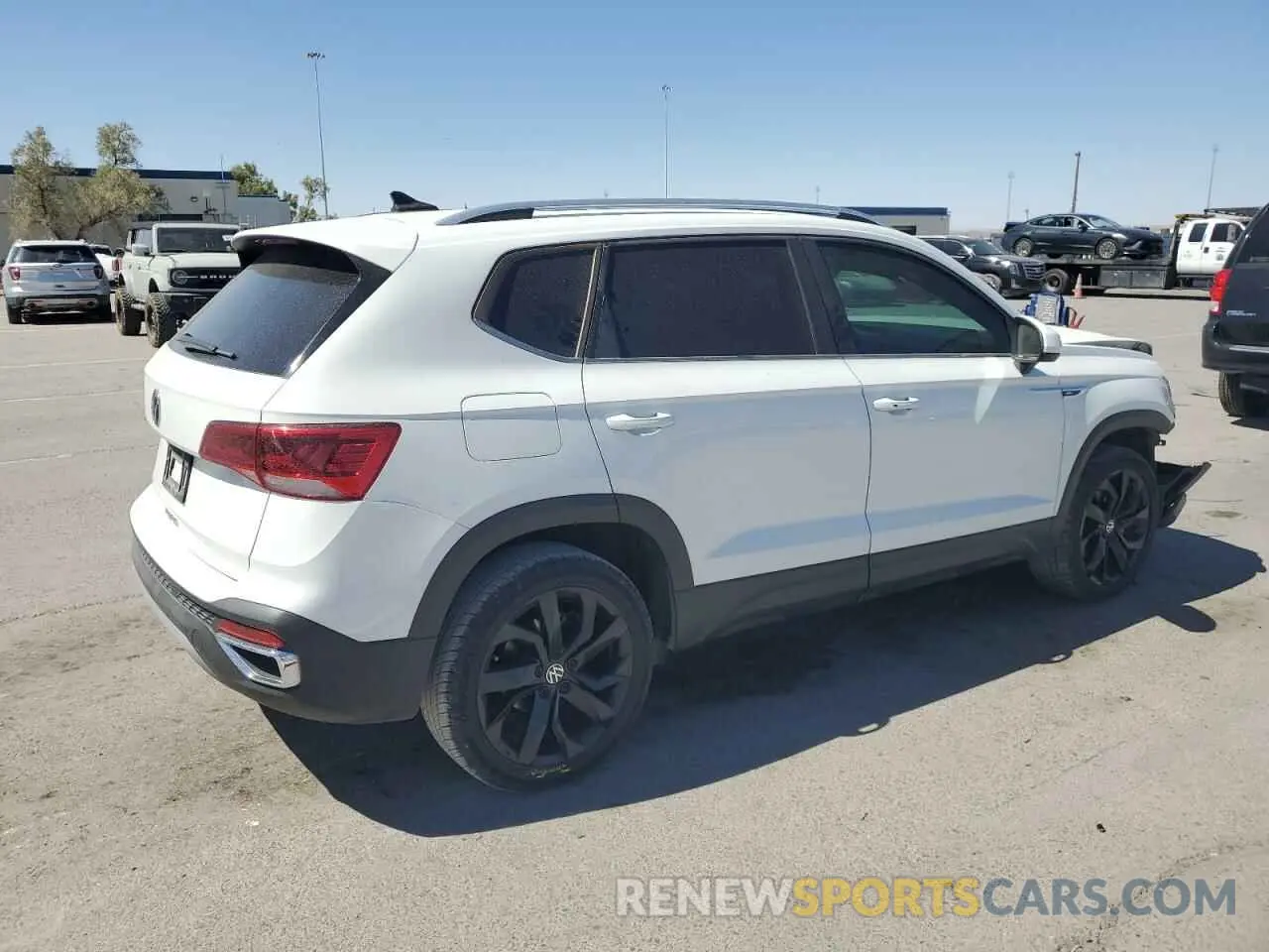 3 fotografías del automóvil dañado 3VVLX7B27NM023975 VOLKSWAGEN TAOS SE IQ 2022