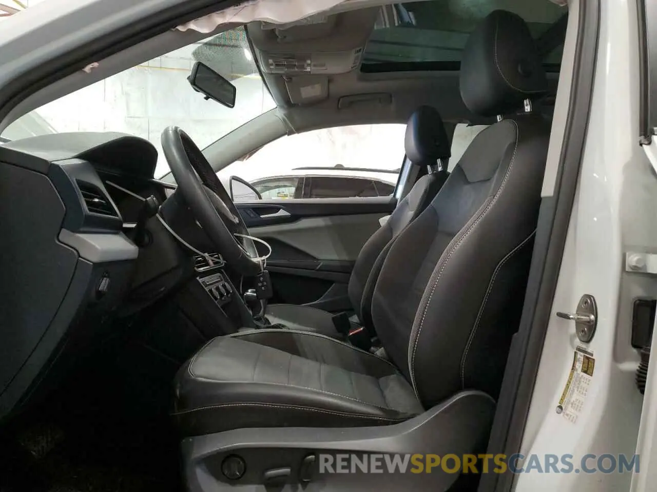 7 fotografías del automóvil dañado 3VVLX7B2XNM080185 VOLKSWAGEN TAOS SE IQ 2022