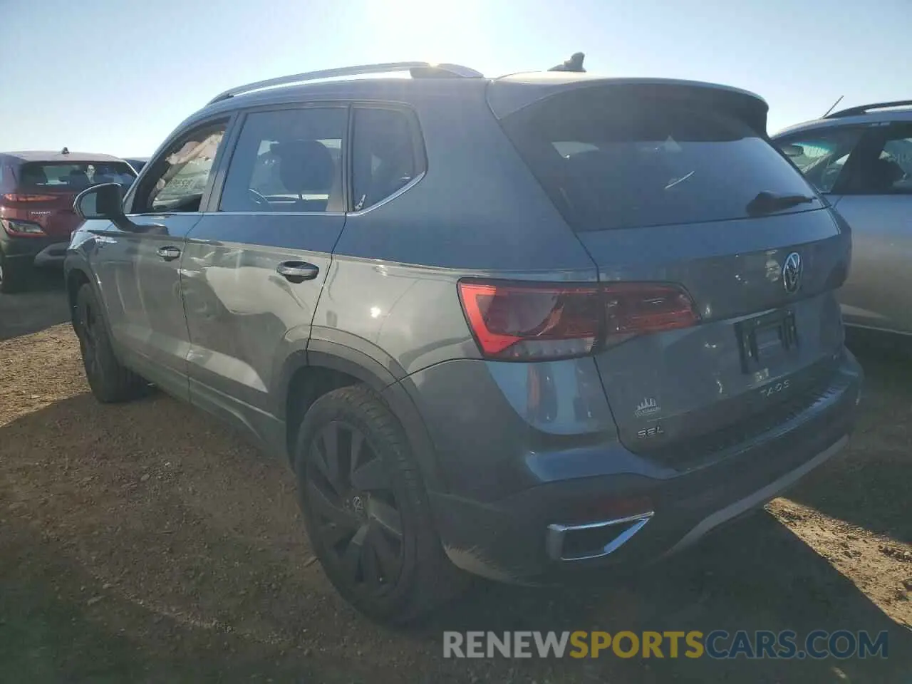 2 fotografías del automóvil dañado 3VV4X7B25RM046164 VOLKSWAGEN TAOS SEL 2024