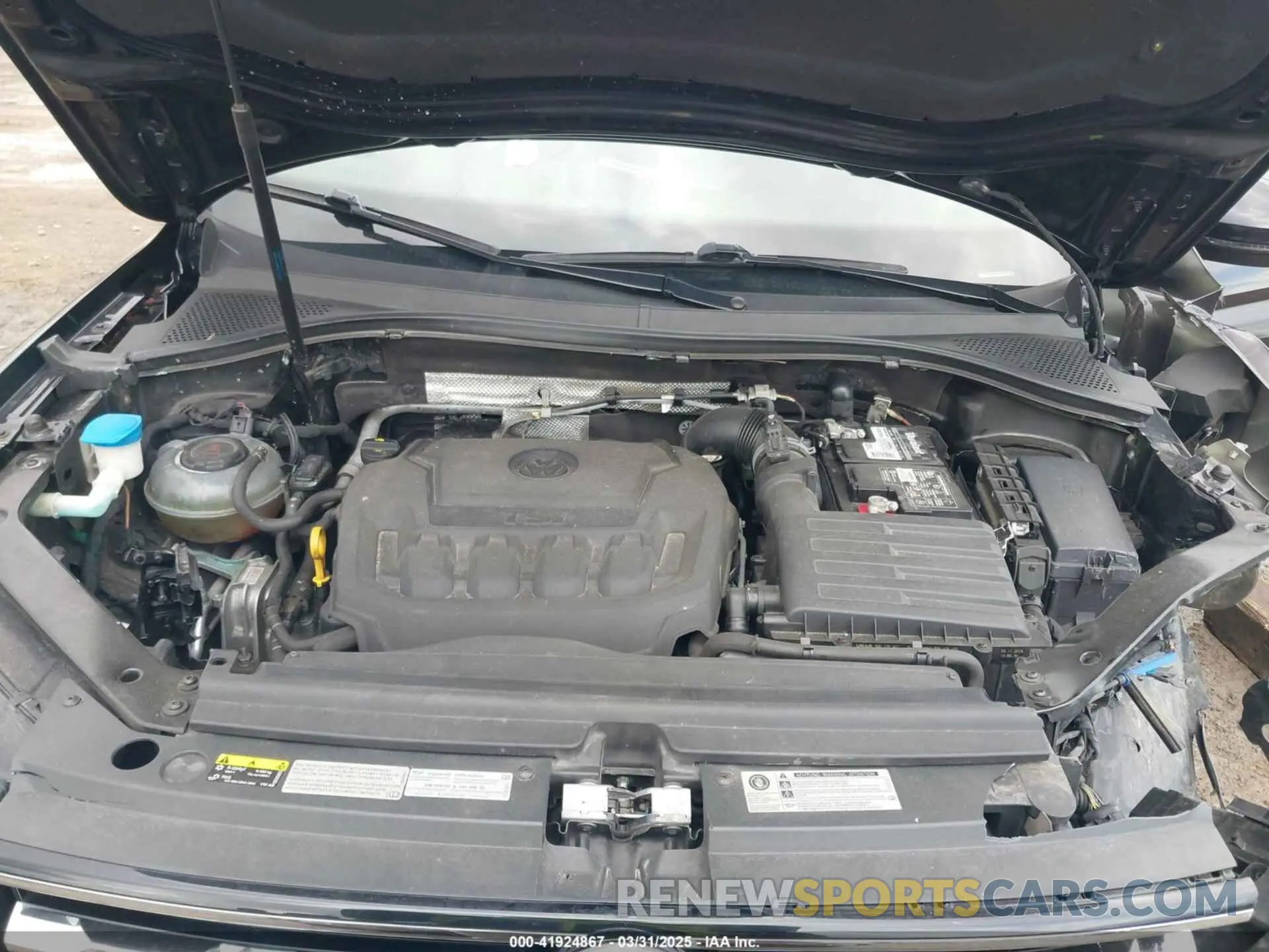 10 fotografías del automóvil dañado 3VV0B7AX0KM046024 VOLKSWAGEN TIGUAN 2019