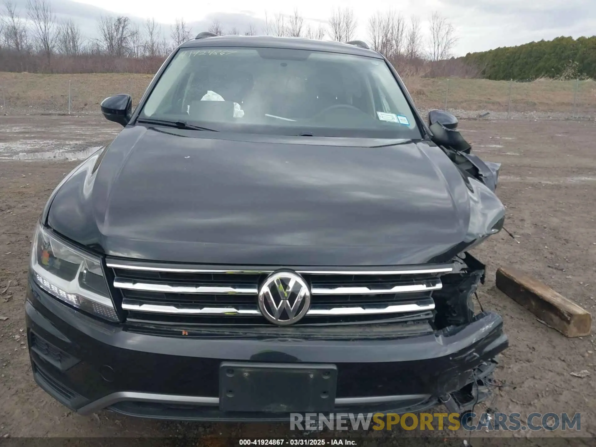 13 fotografías del automóvil dañado 3VV0B7AX0KM046024 VOLKSWAGEN TIGUAN 2019