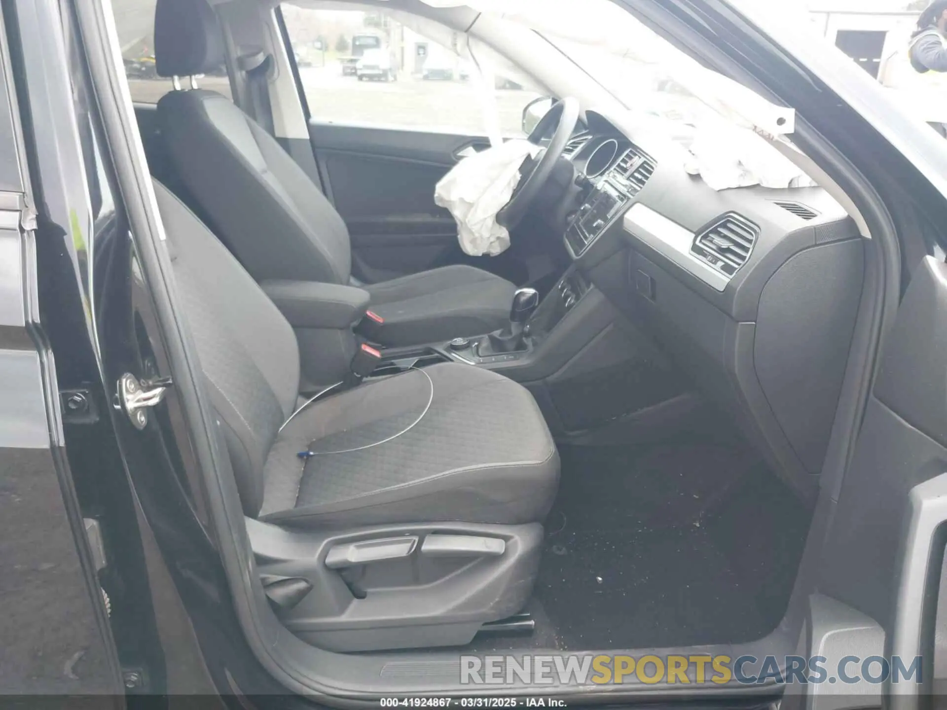 5 fotografías del automóvil dañado 3VV0B7AX0KM046024 VOLKSWAGEN TIGUAN 2019